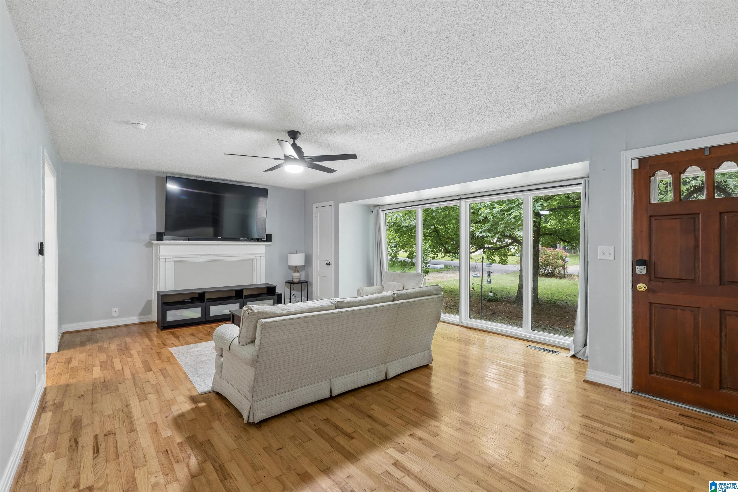 1249 NORMAN DRIVE