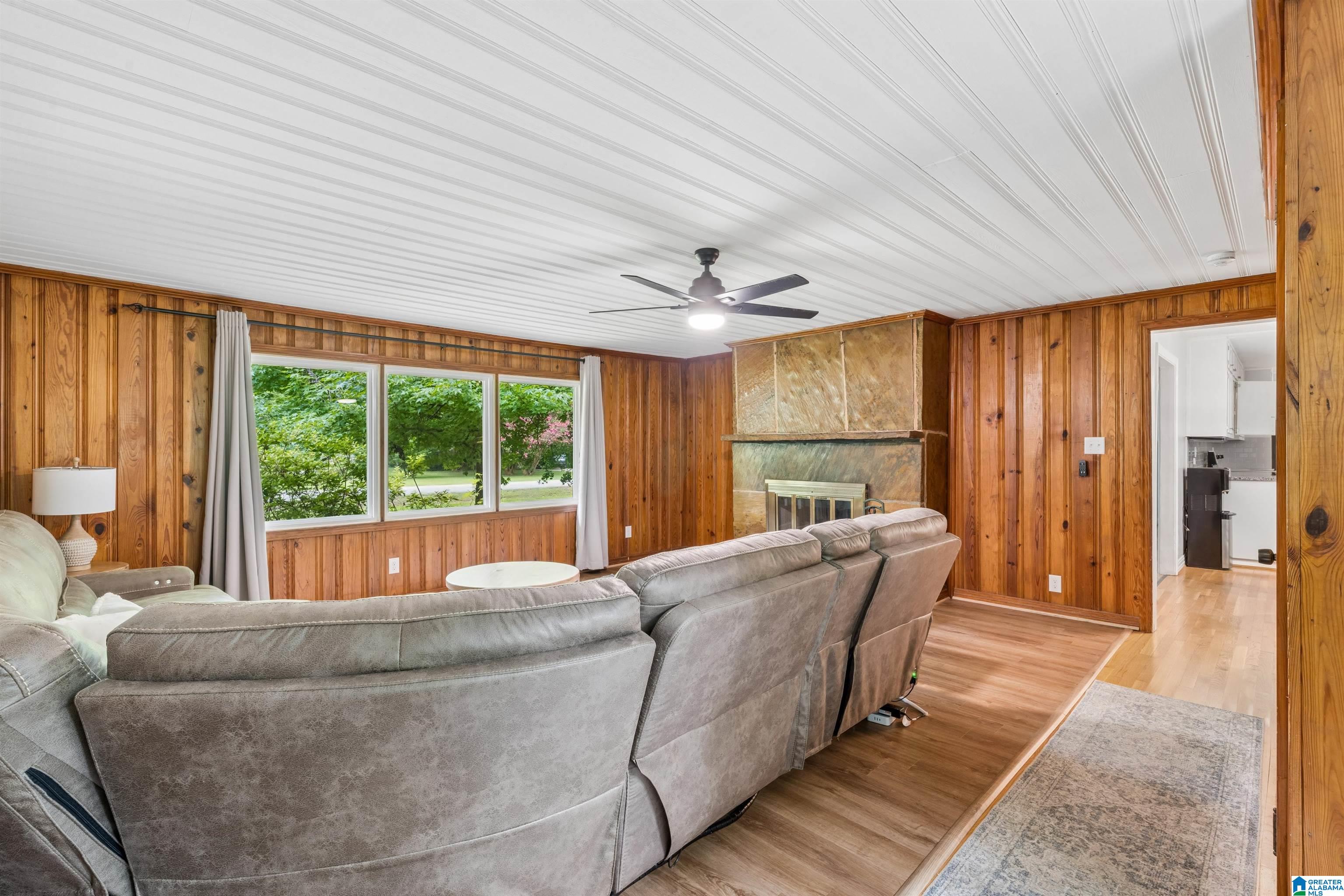 1249 NORMAN DRIVE