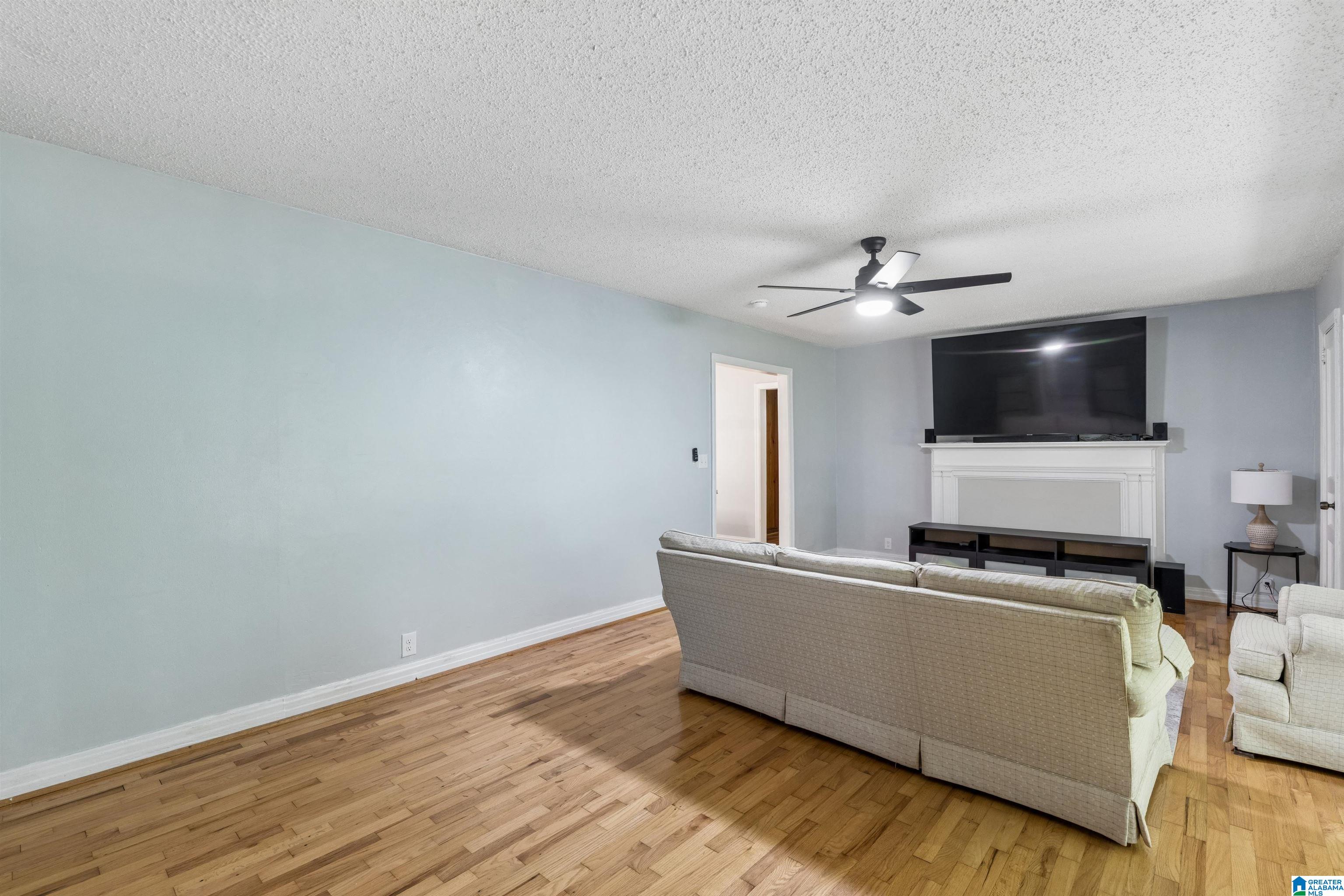 1249 NORMAN DRIVE