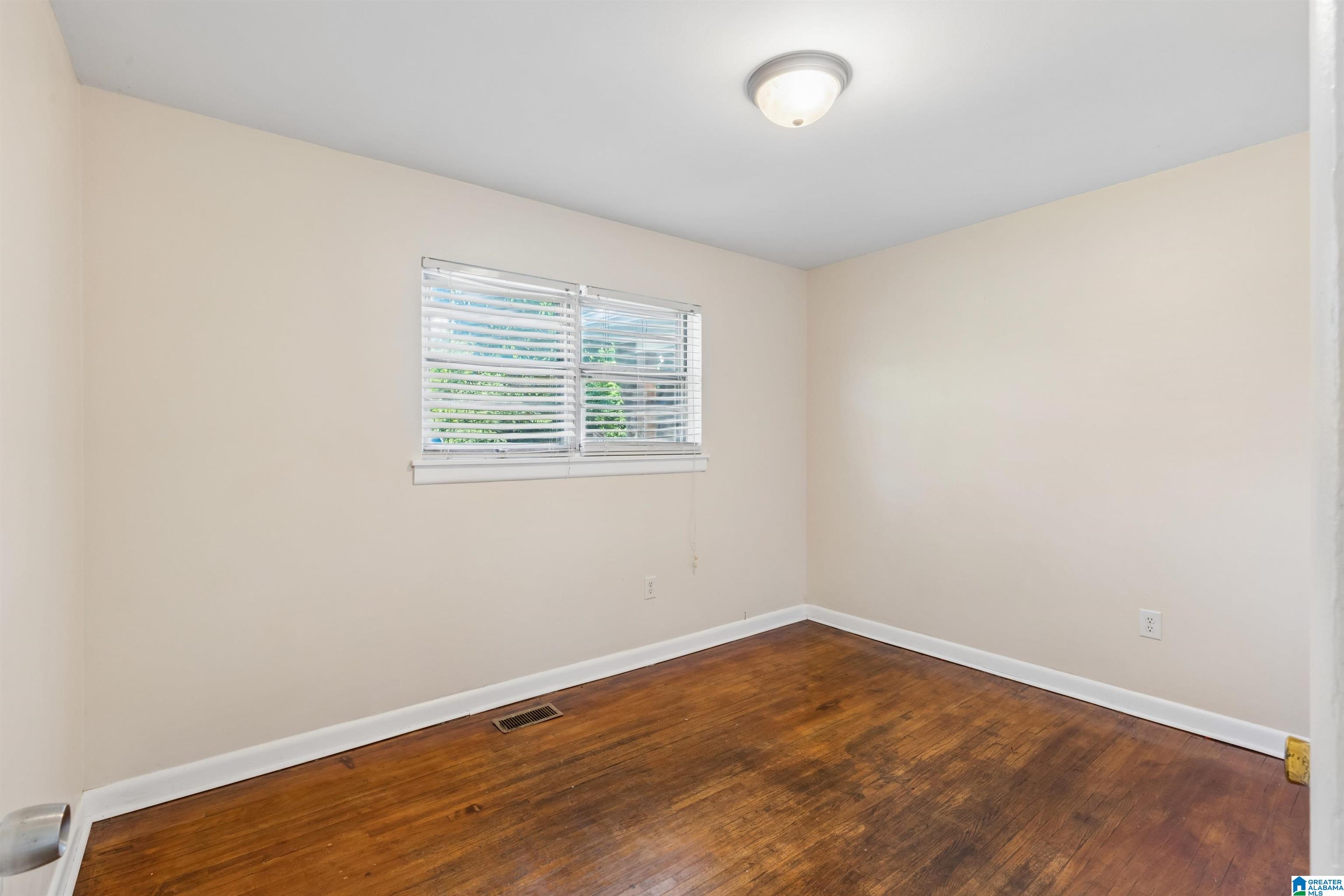 1128 ROBERT E LEE STREET