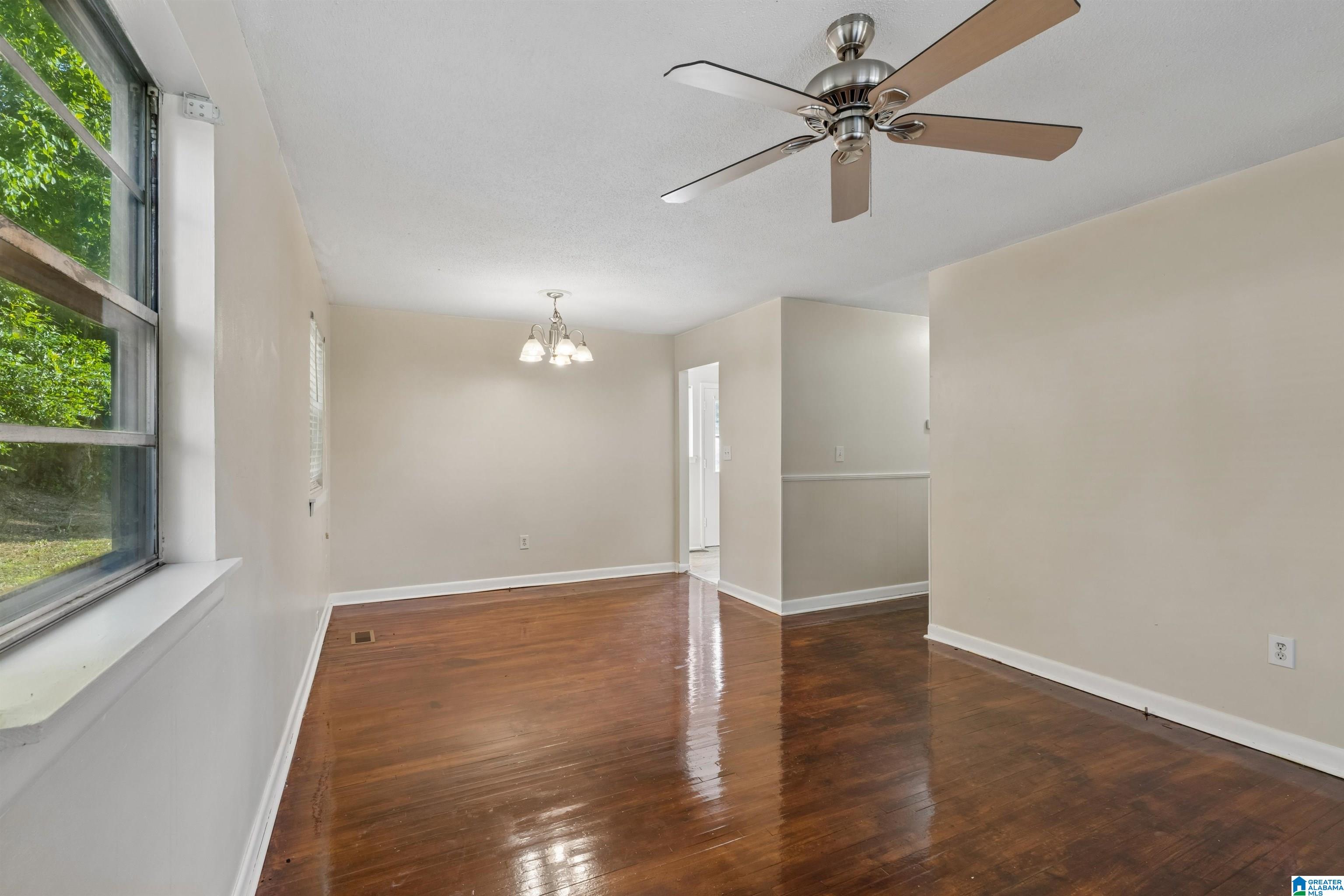 1128 ROBERT E LEE STREET