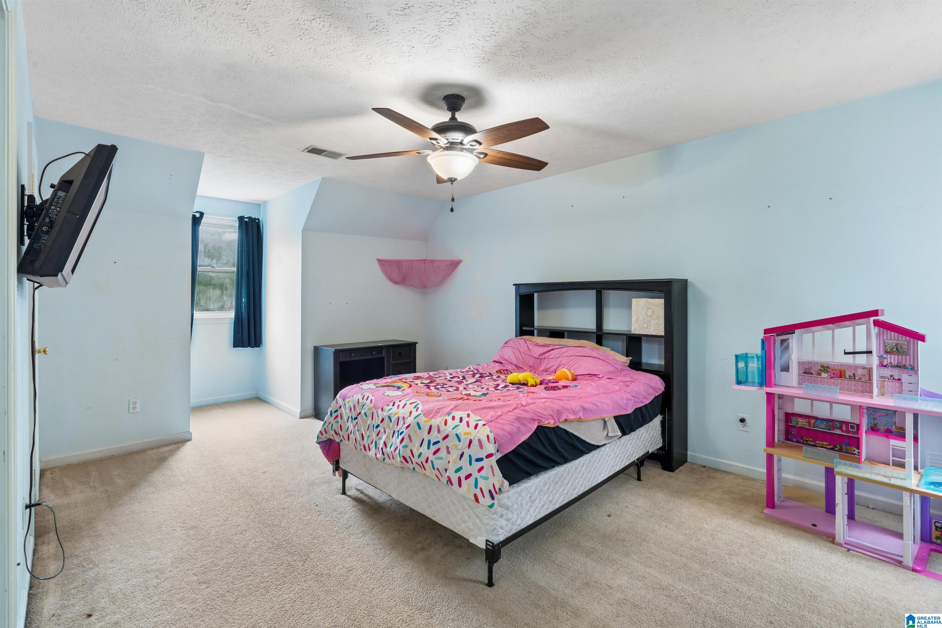 3215 BERKLEY HILLS DRIVE W