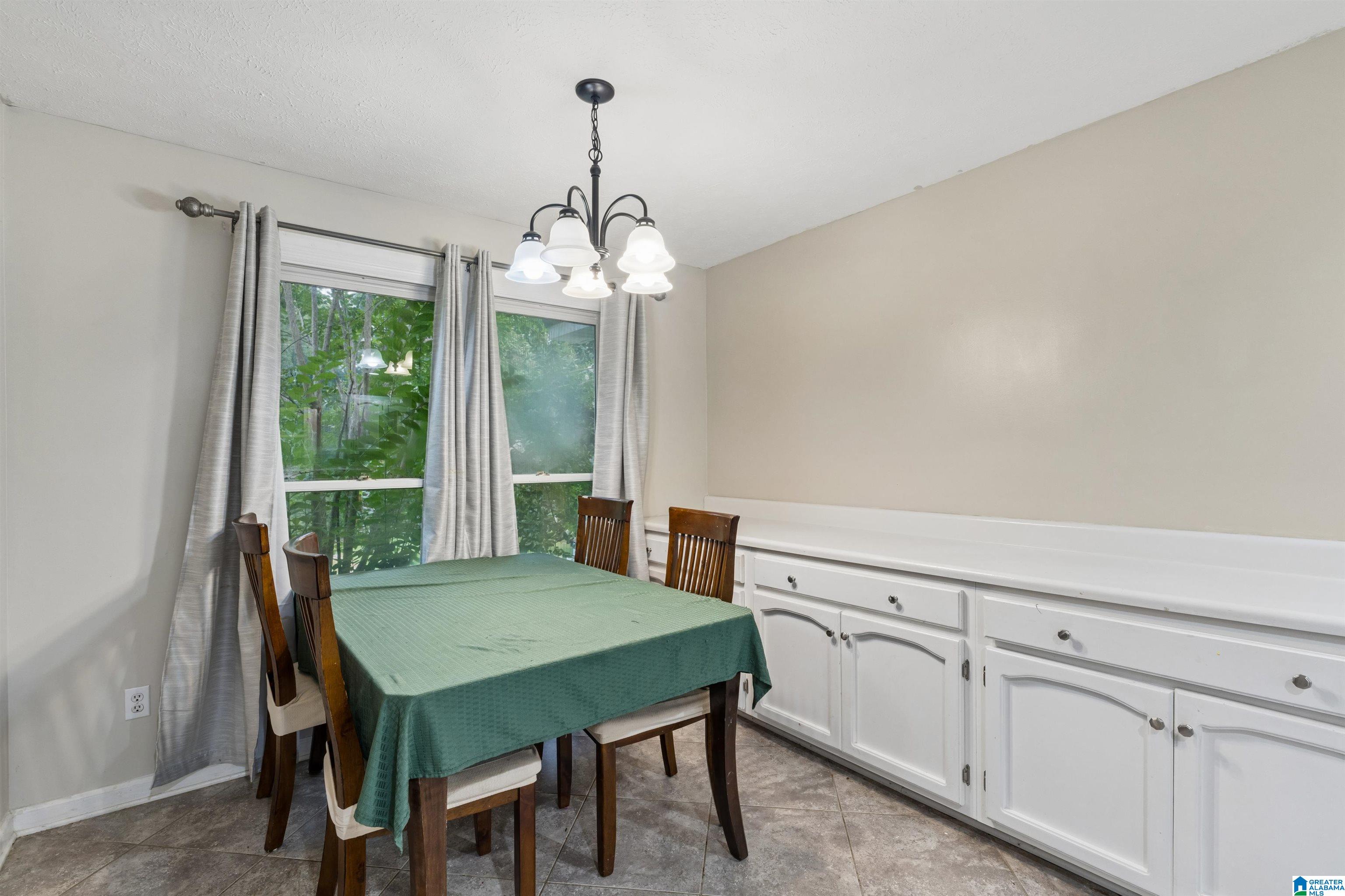 3215 BERKLEY HILLS DRIVE W