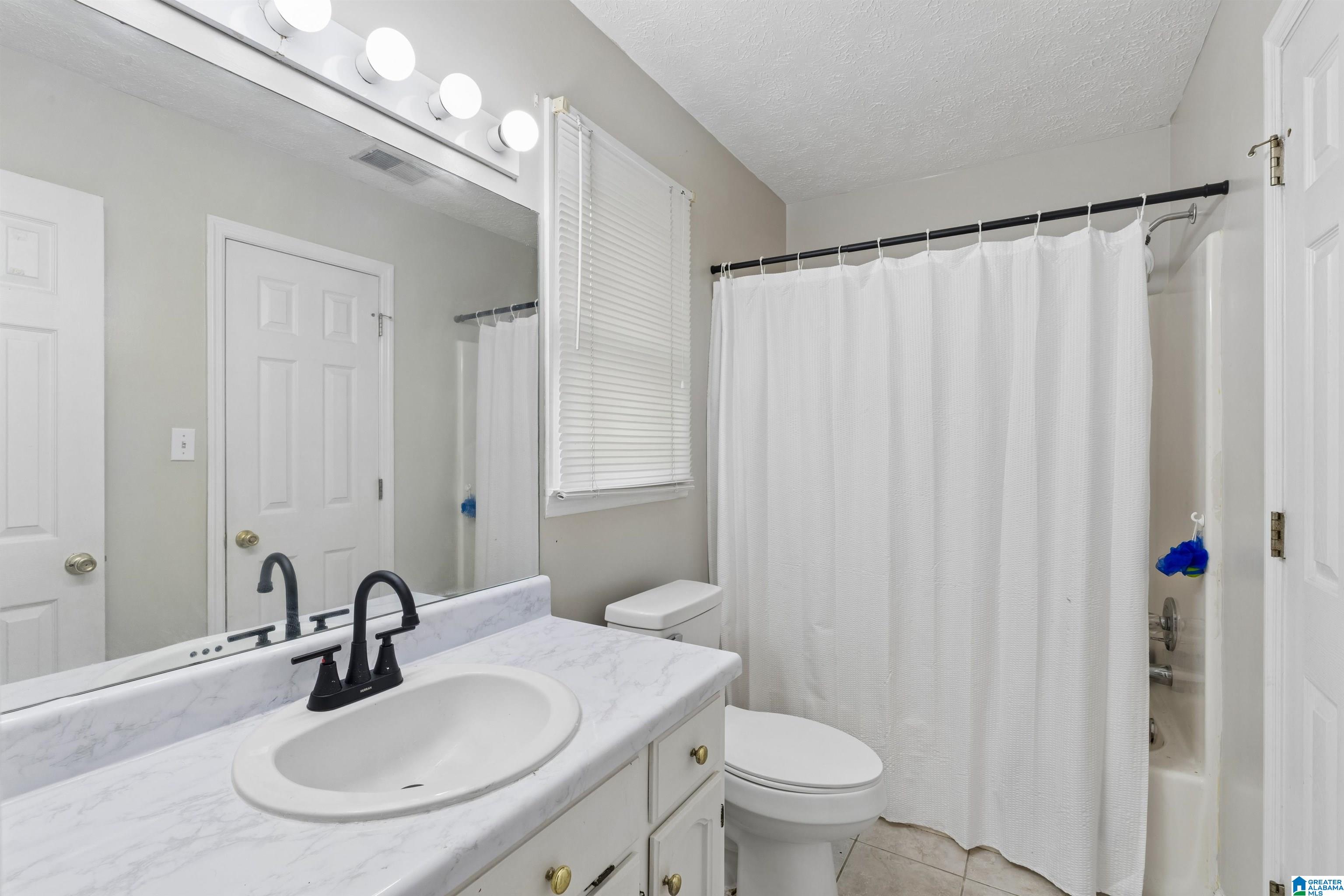 3215 BERKLEY HILLS DRIVE W