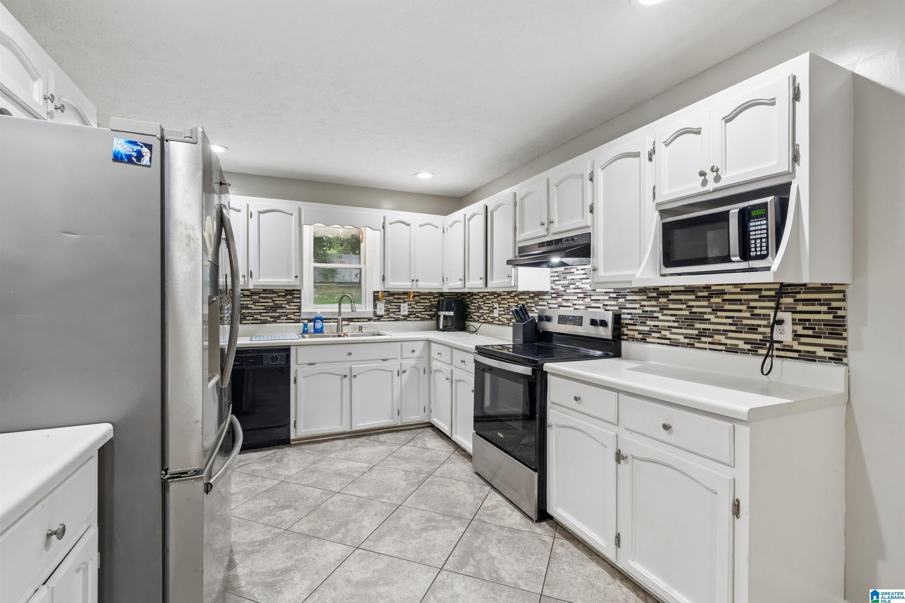 3215 BERKLEY HILLS DRIVE W