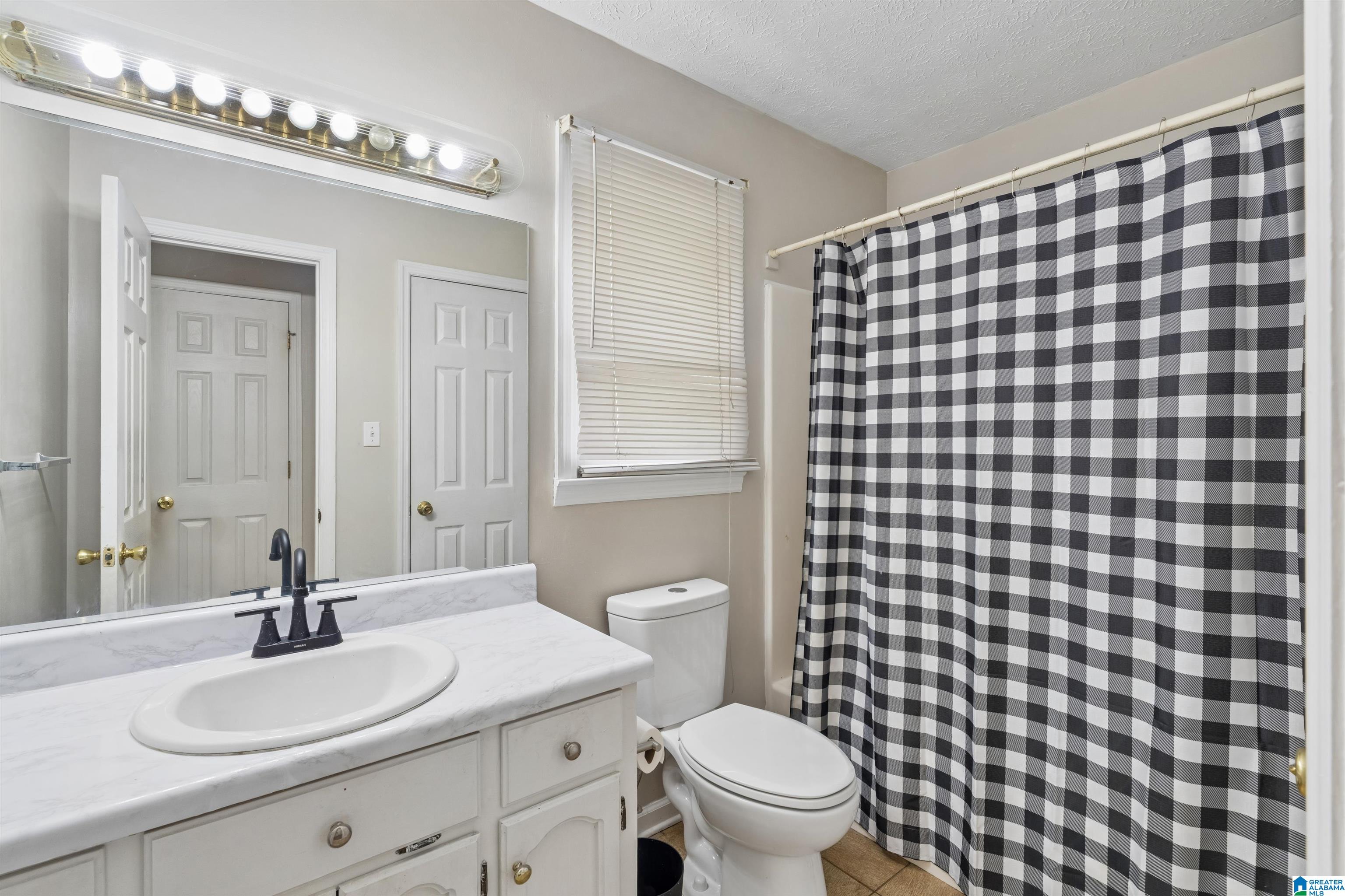 3215 BERKLEY HILLS DRIVE W