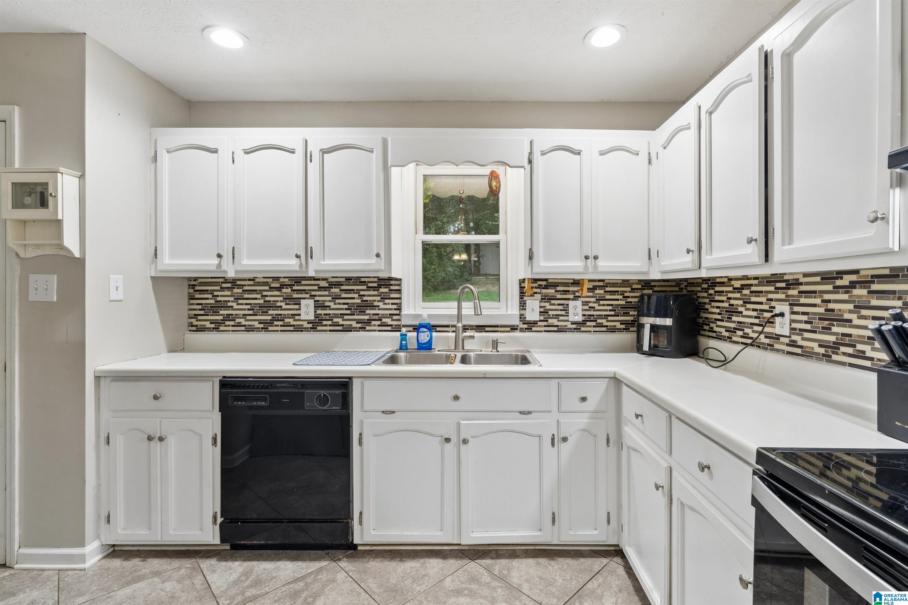 3215 BERKLEY HILLS DRIVE W