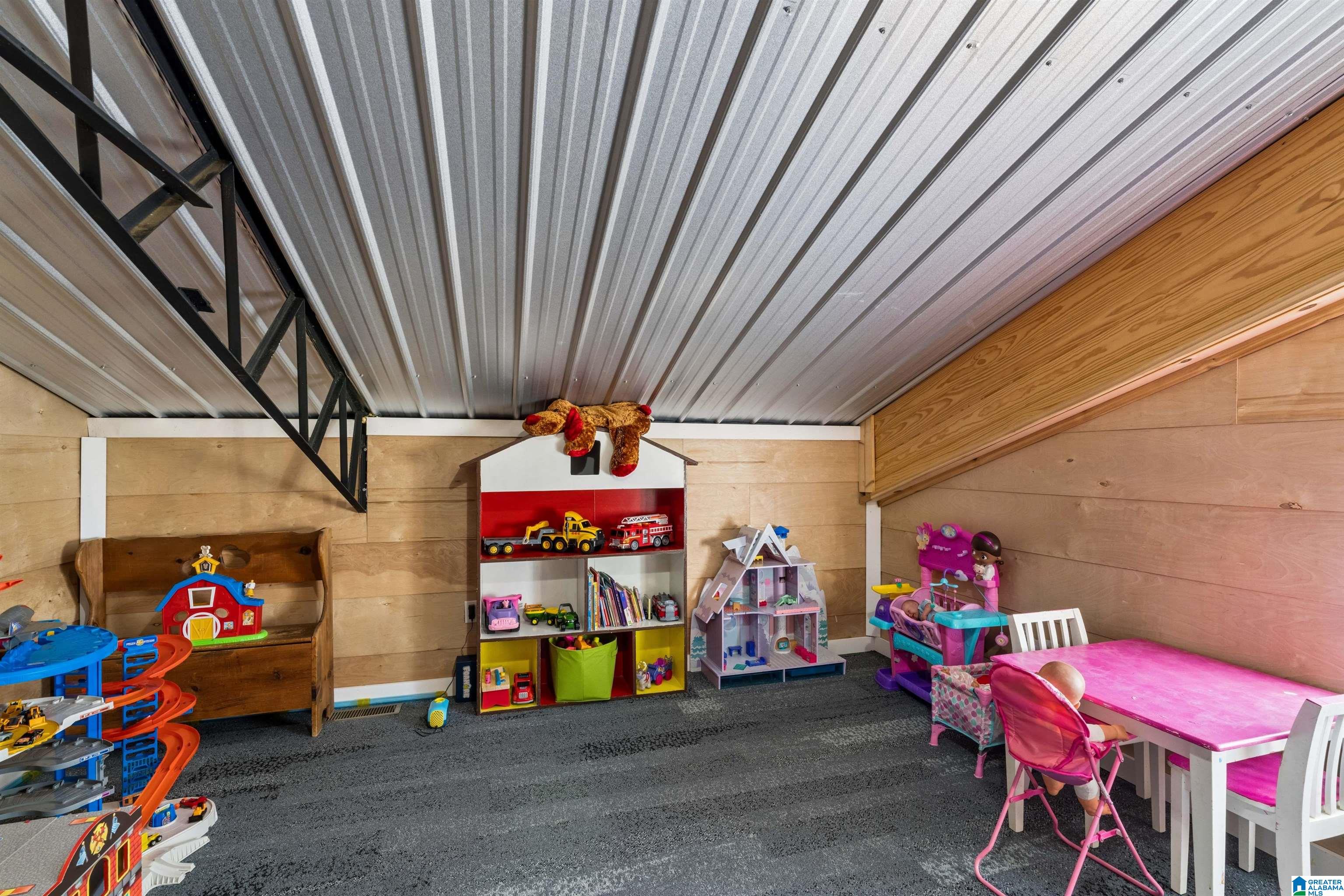 180 W LAKE HILL DRIVE