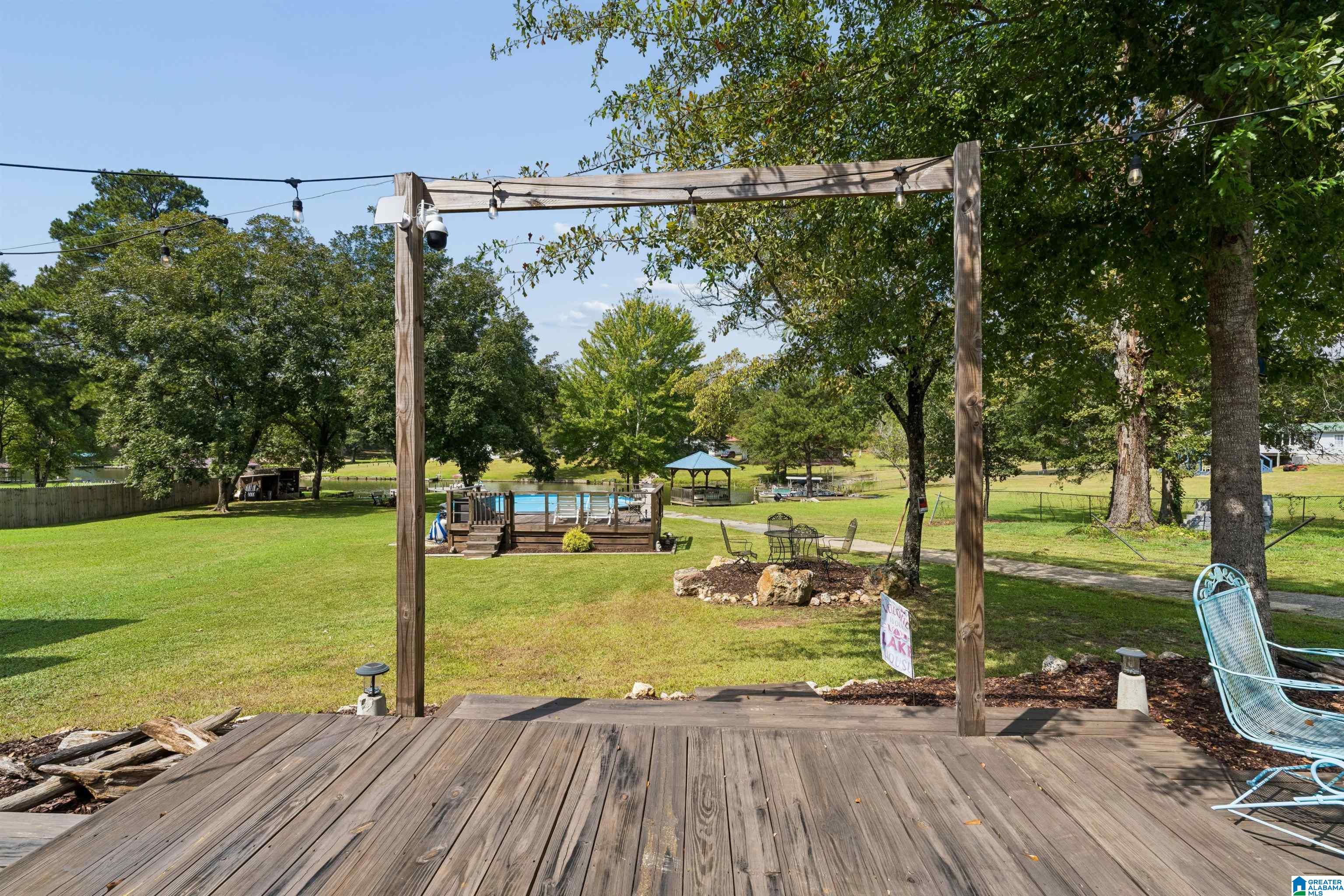 180 W LAKE HILL DRIVE