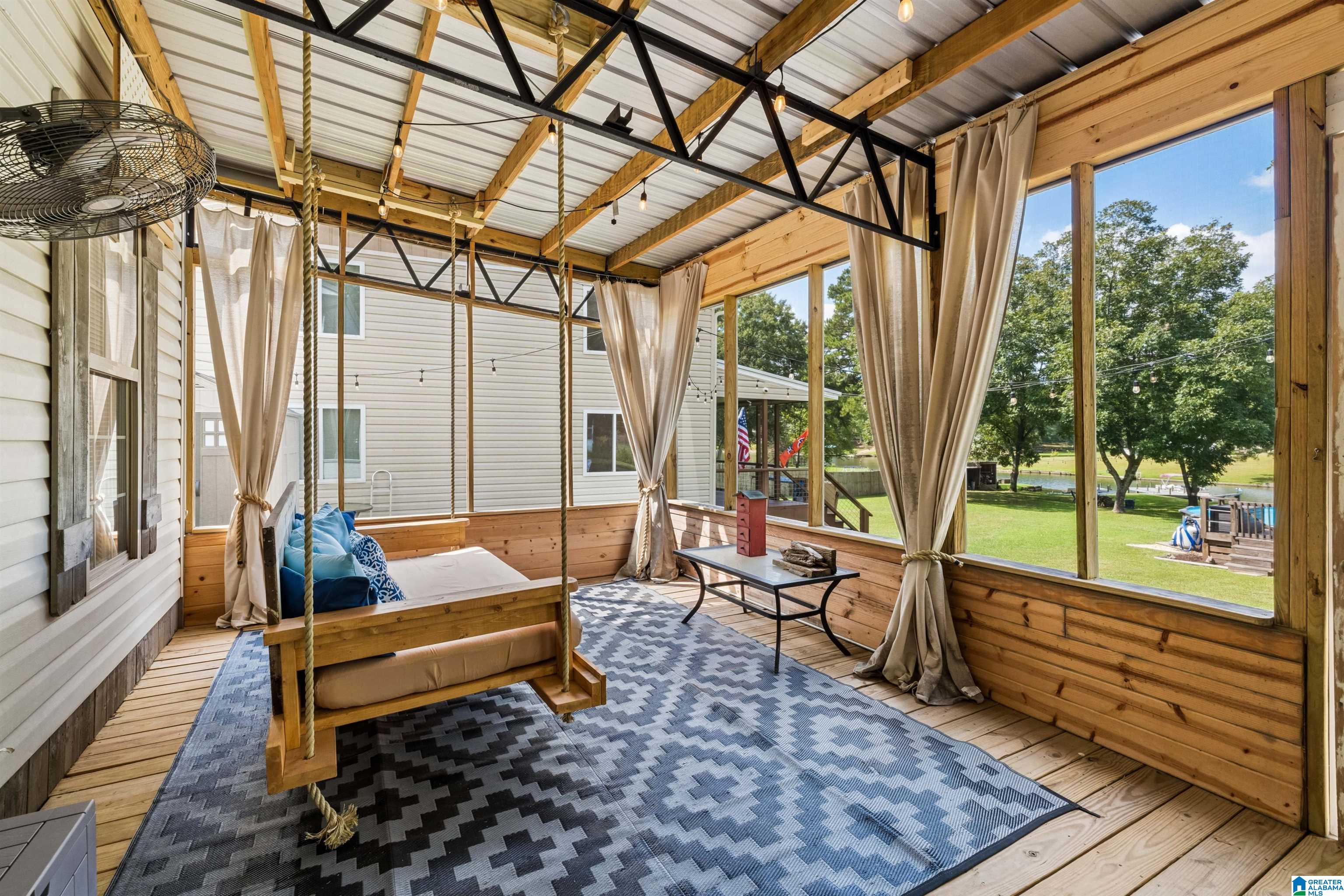180 W LAKE HILL DRIVE