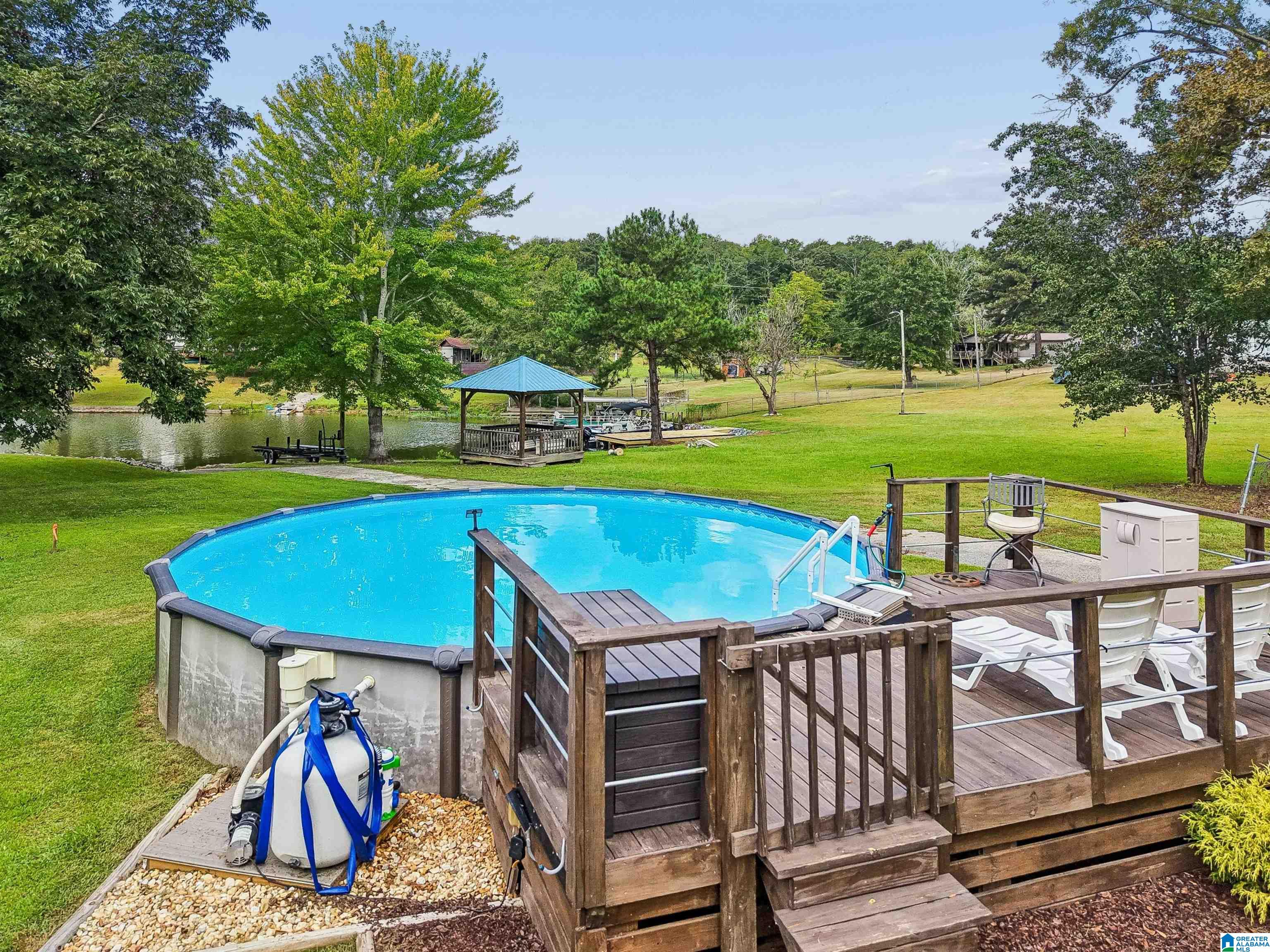 180 W LAKE HILL DRIVE