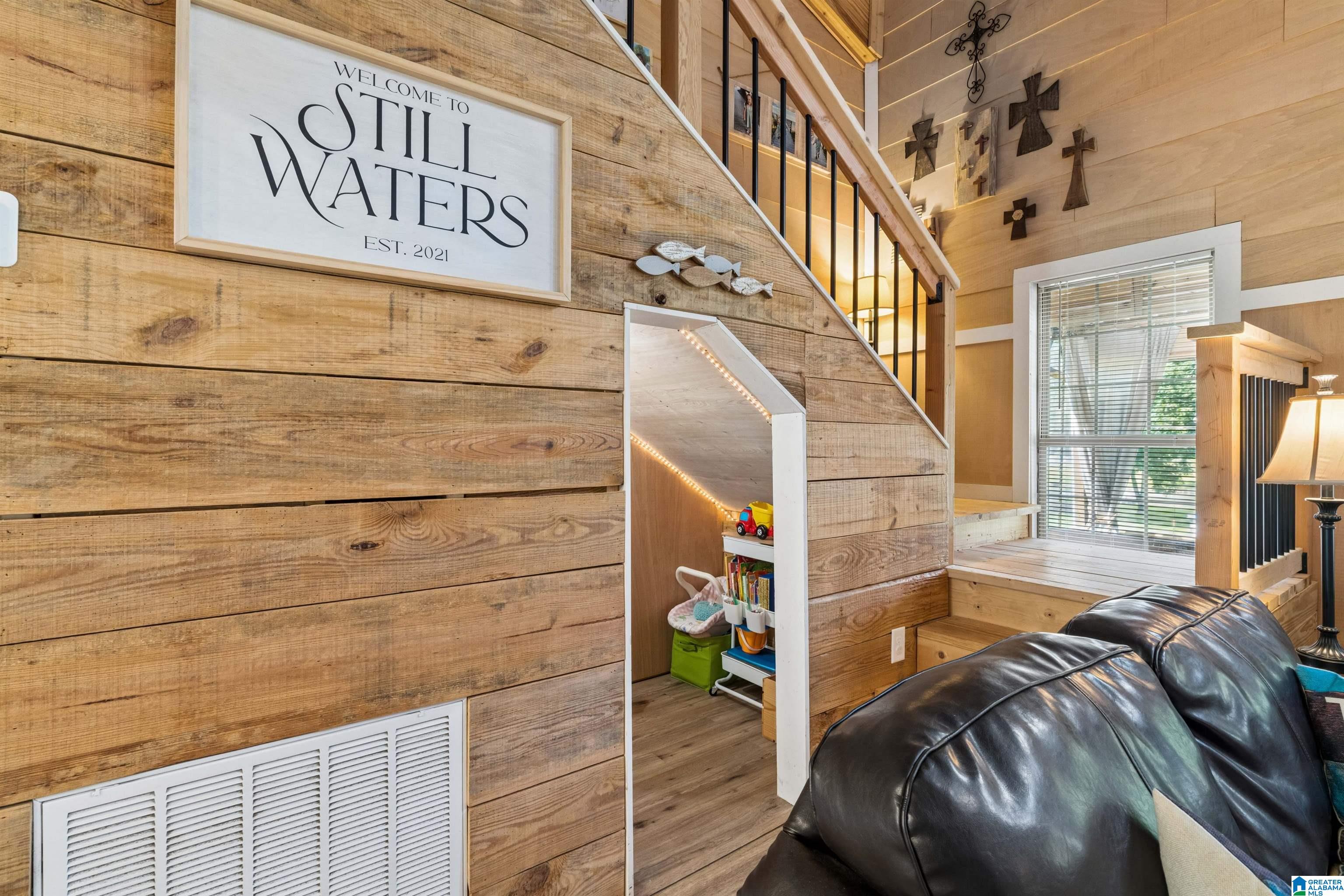 180 W LAKE HILL DRIVE