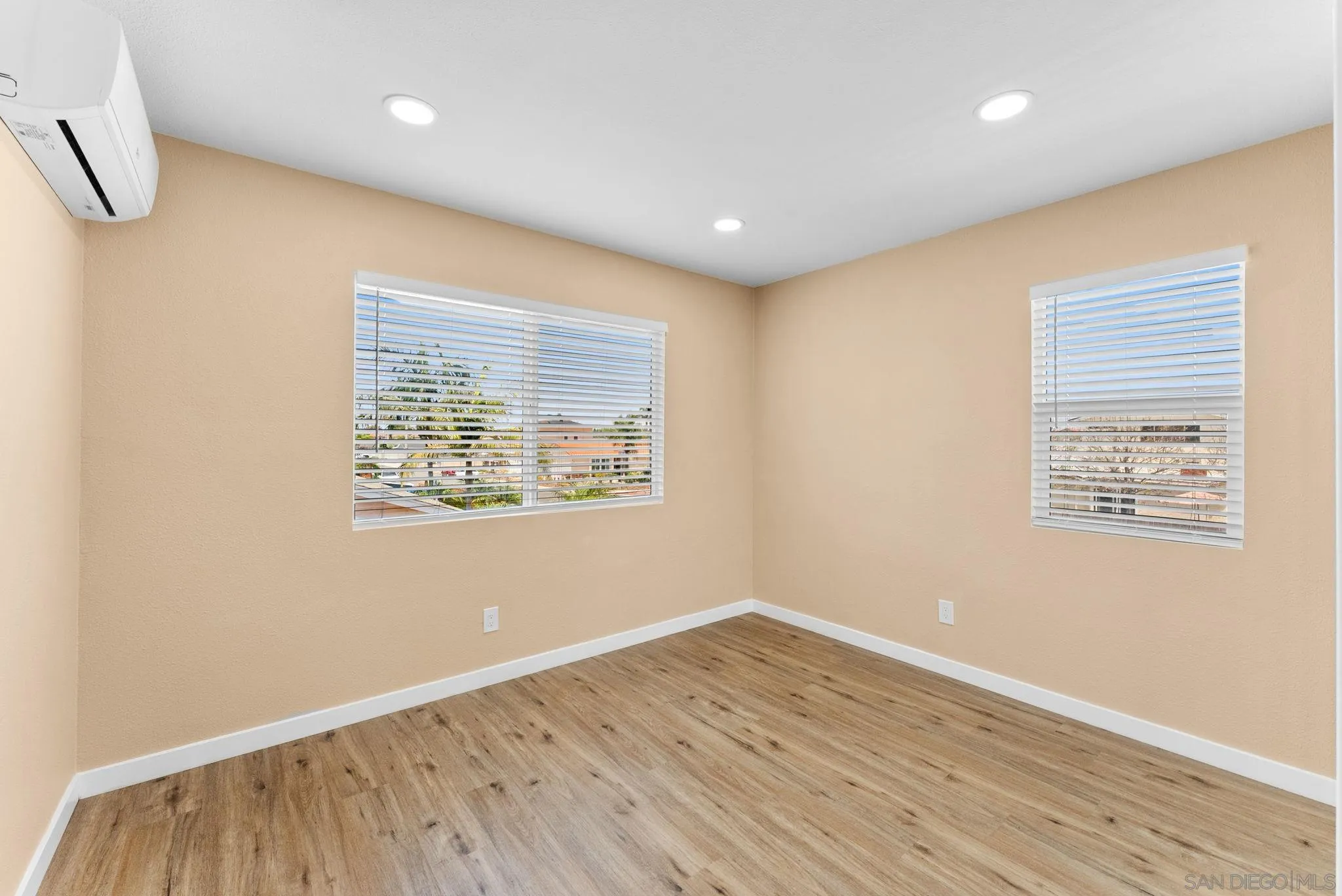 8519 Jade Coast Dr