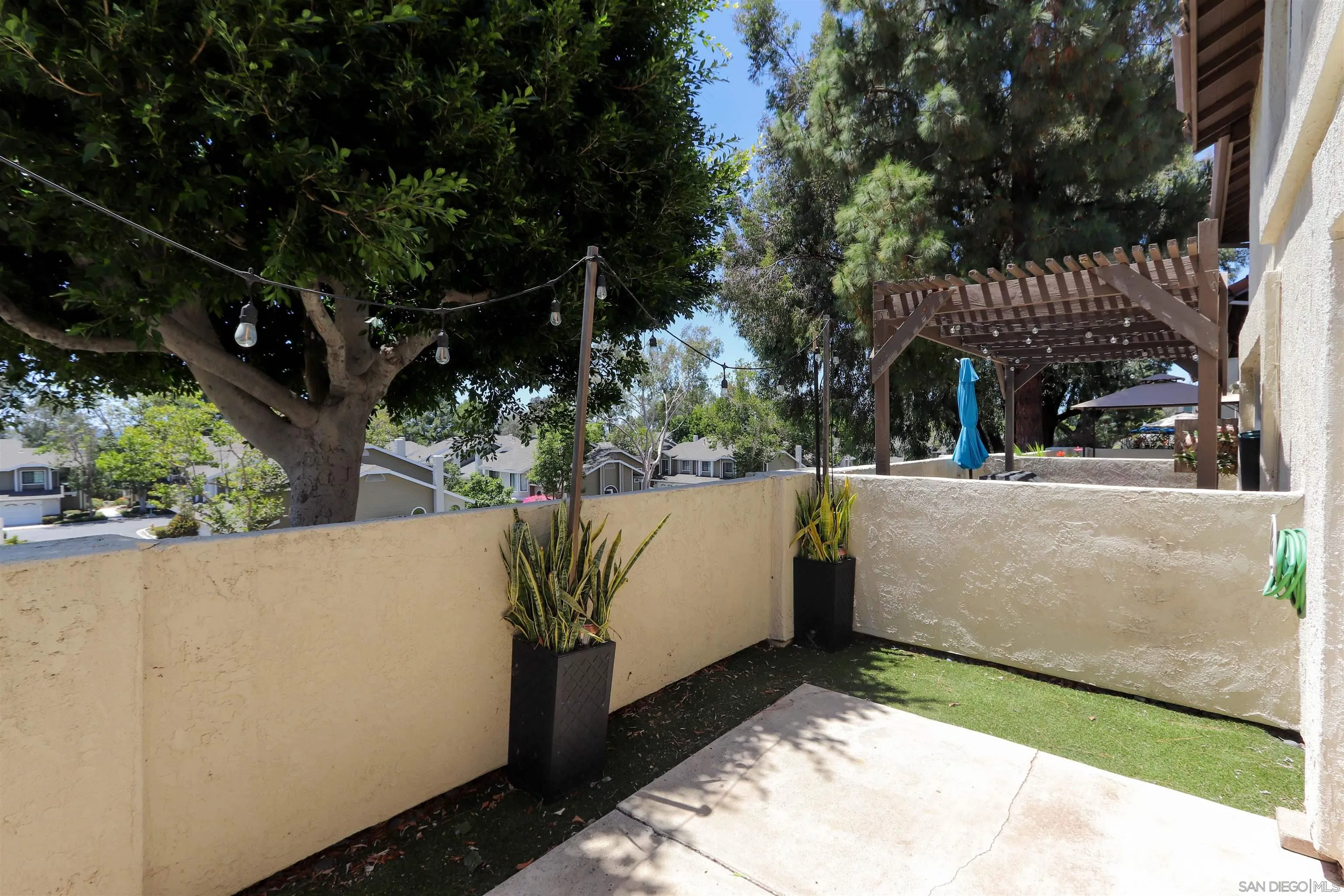 23391 La Crescenta Unit Unit B