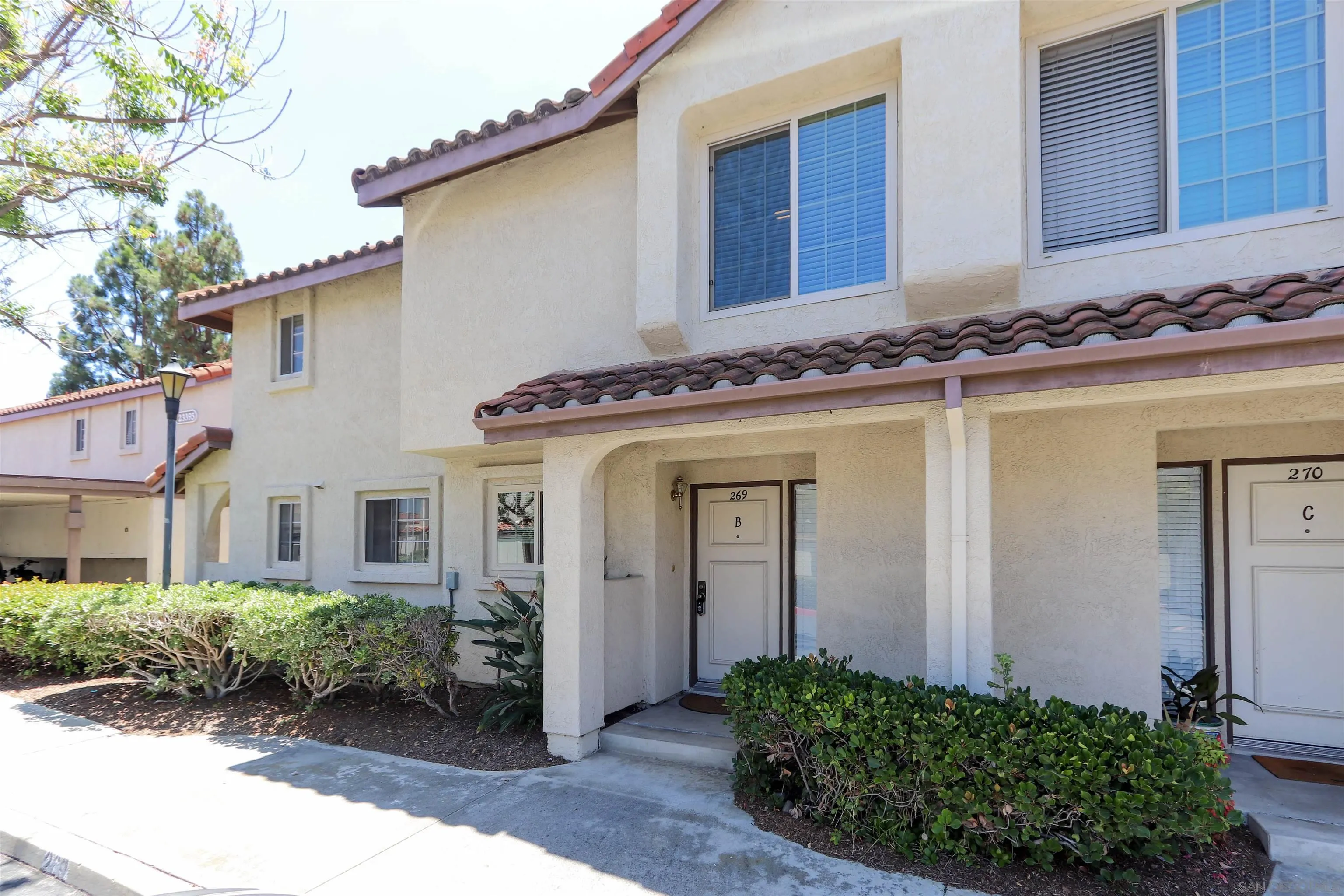 23391 La Crescenta Unit Unit B
