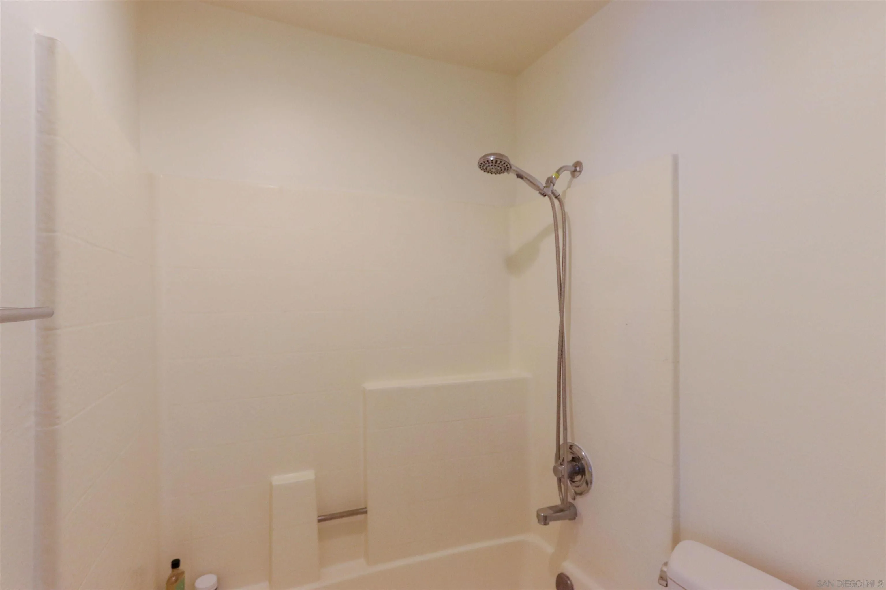 23391 La Crescenta Unit Unit B
