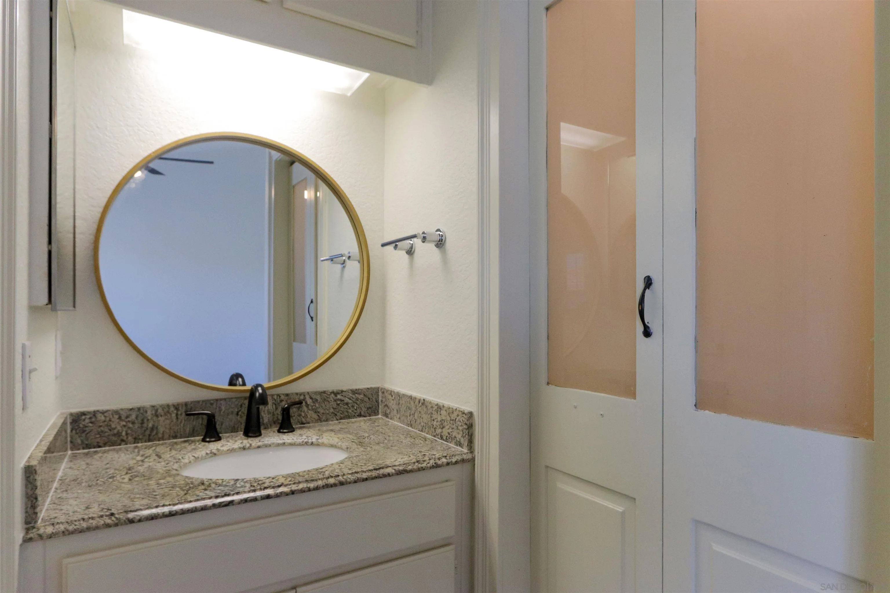 23391 La Crescenta Unit Unit B