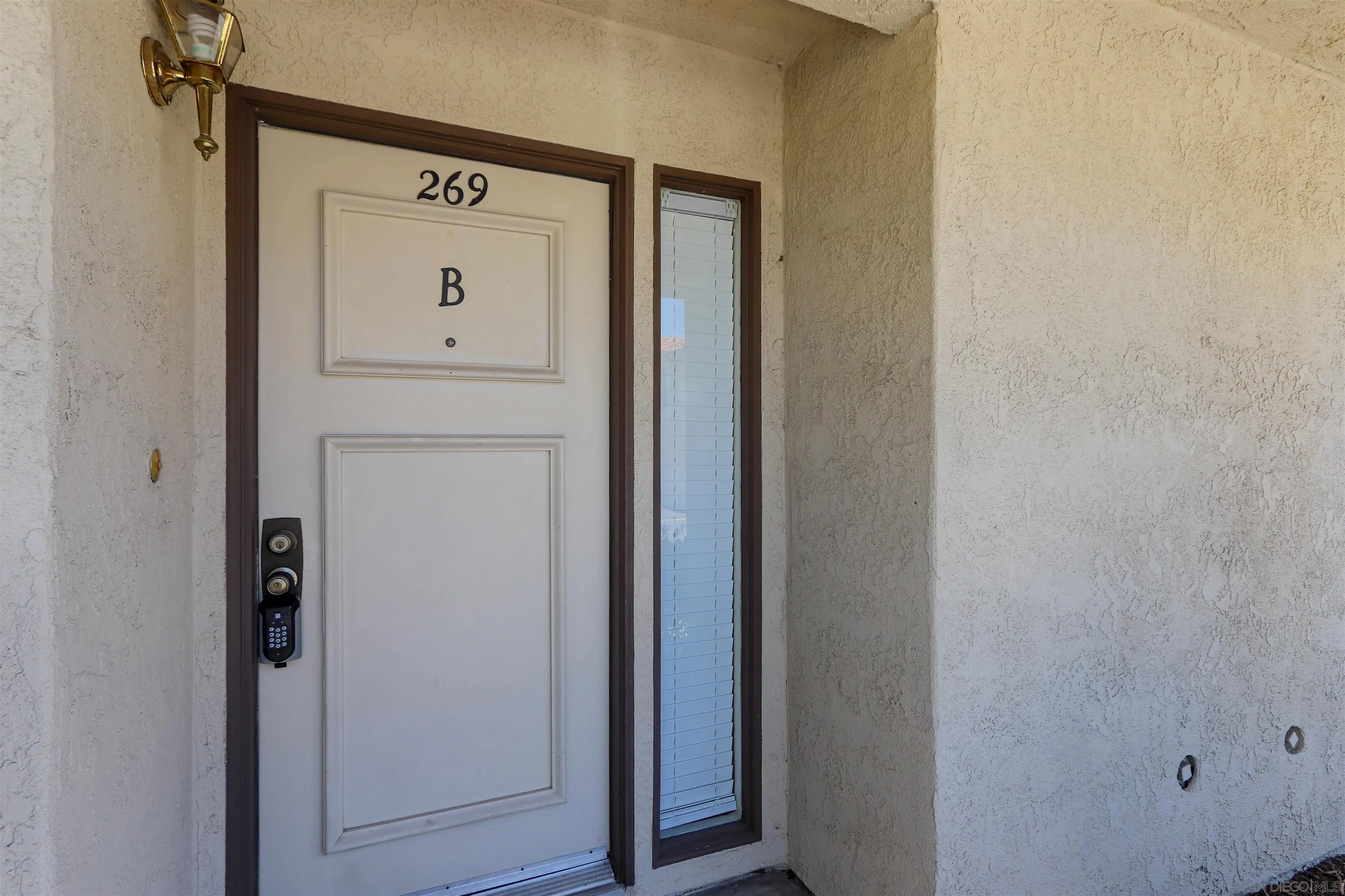 23391 La Crescenta Unit Unit B