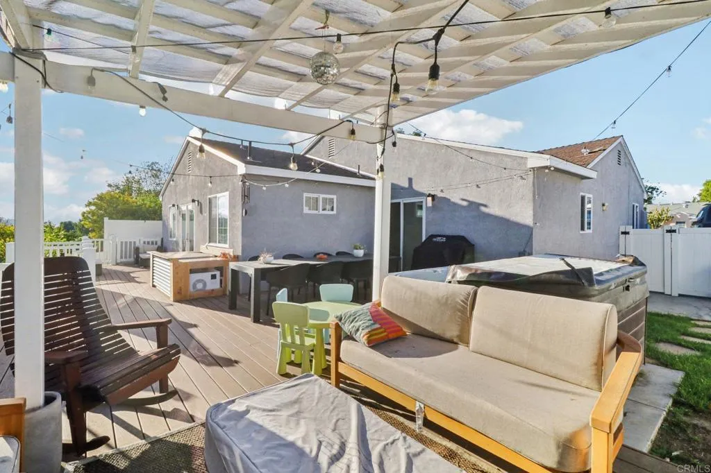 4877 Twain Avenue