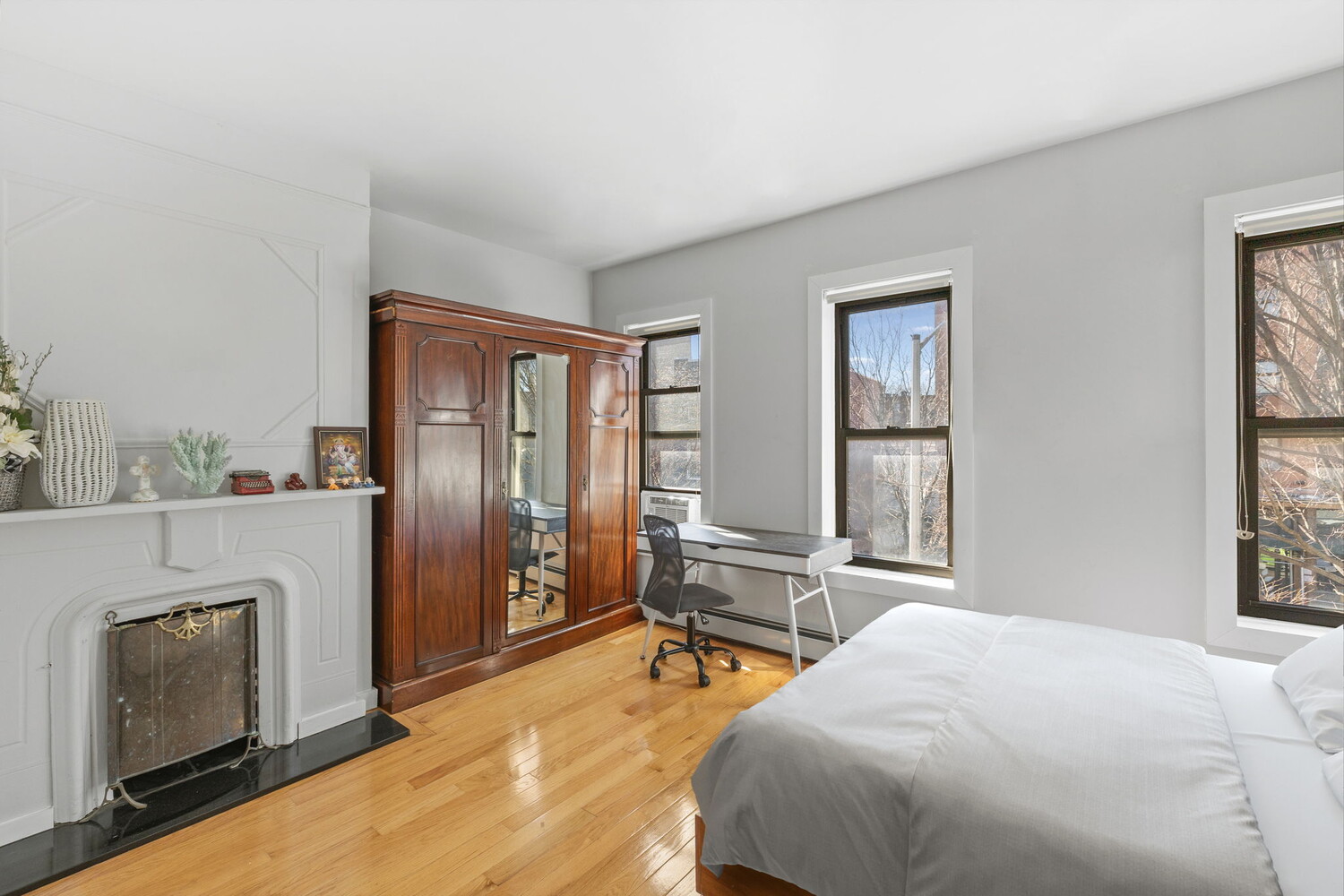 137A 22ND Street