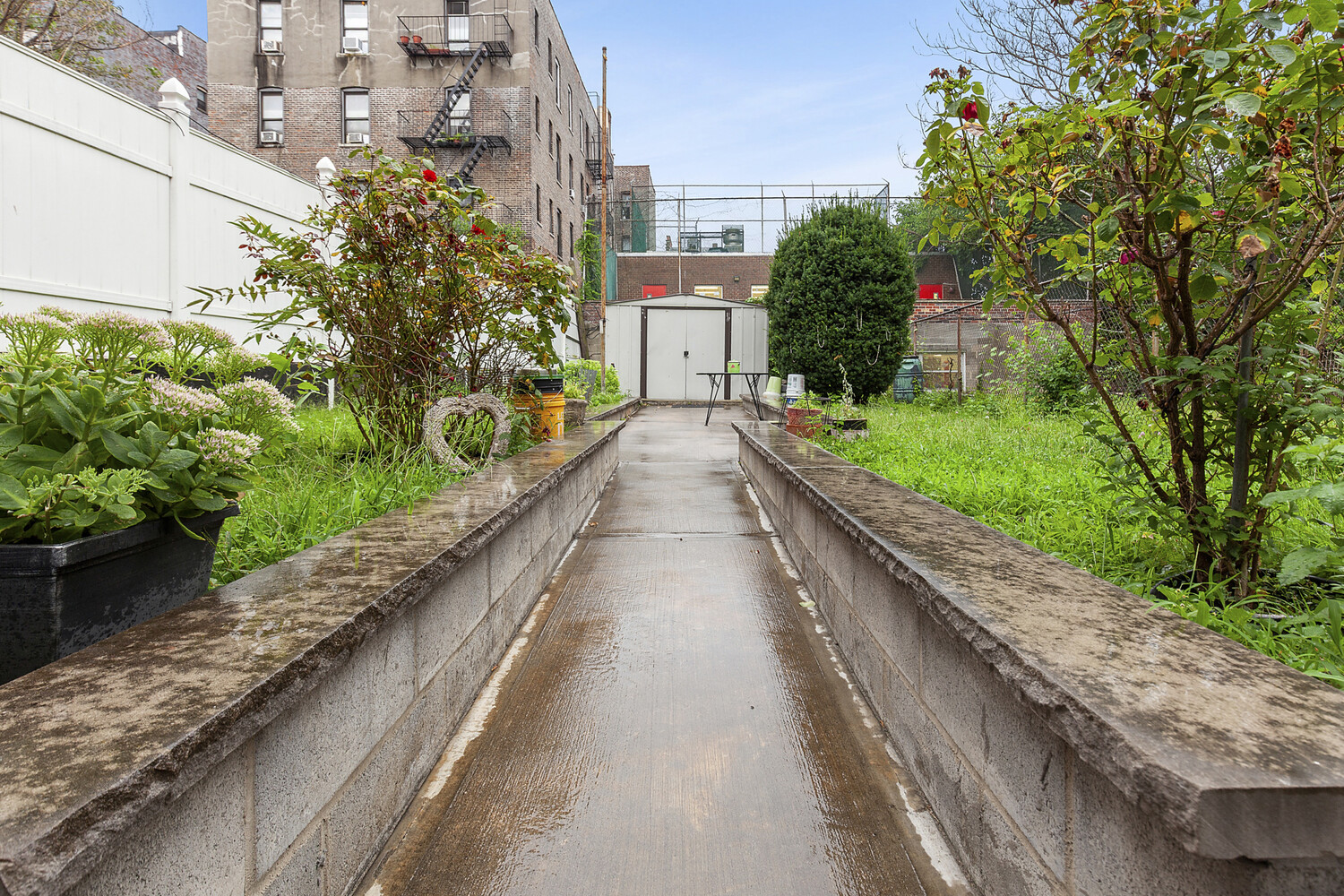 324 E 151ST Street