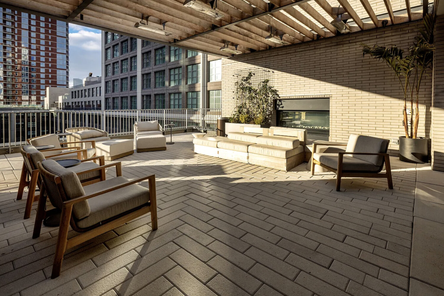 115 YORK Street 17A
