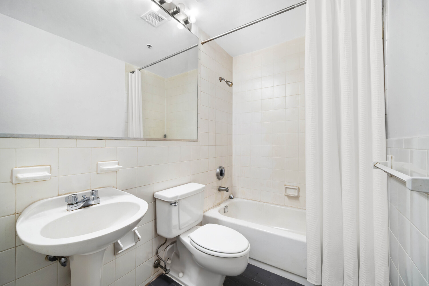 372 DEKALB Avenue 4K