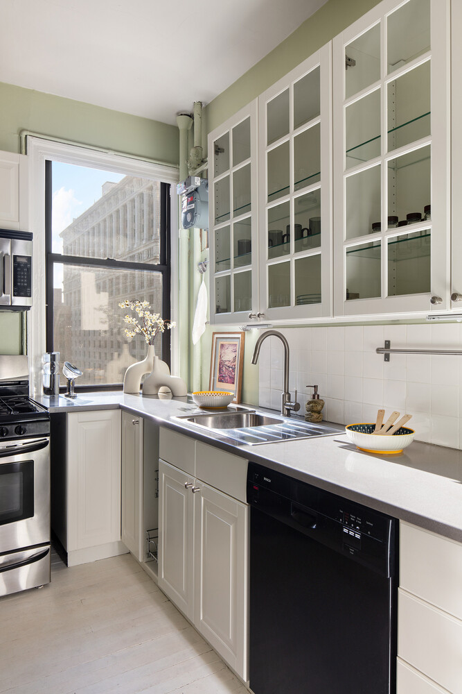 105 E 15TH Street 93