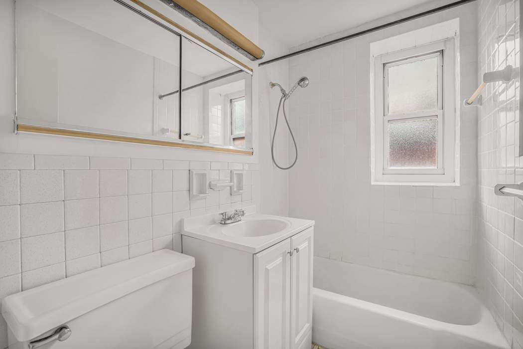 360 W 22nd Street 6L