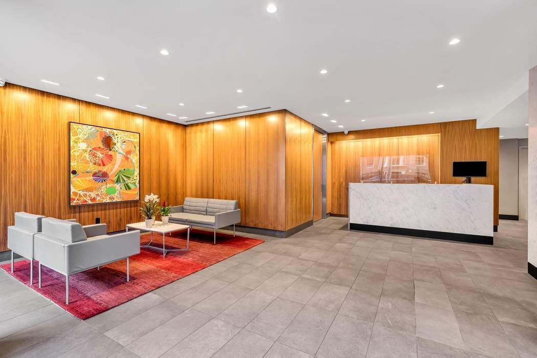 360 W 22nd Street 6L