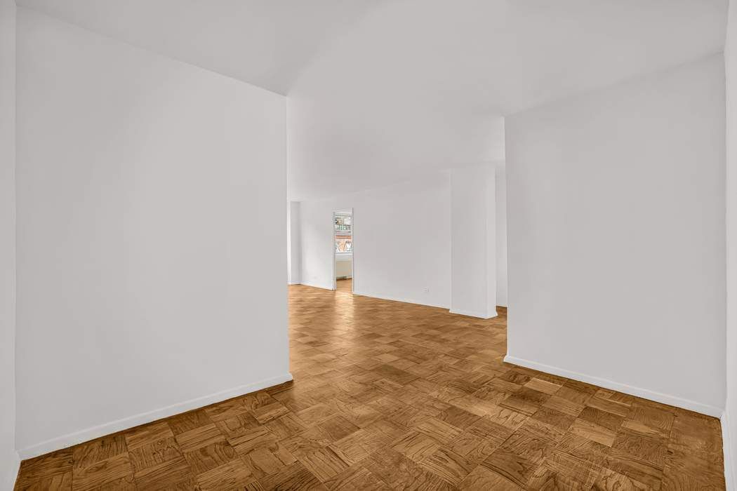 360 W 22nd Street 6L