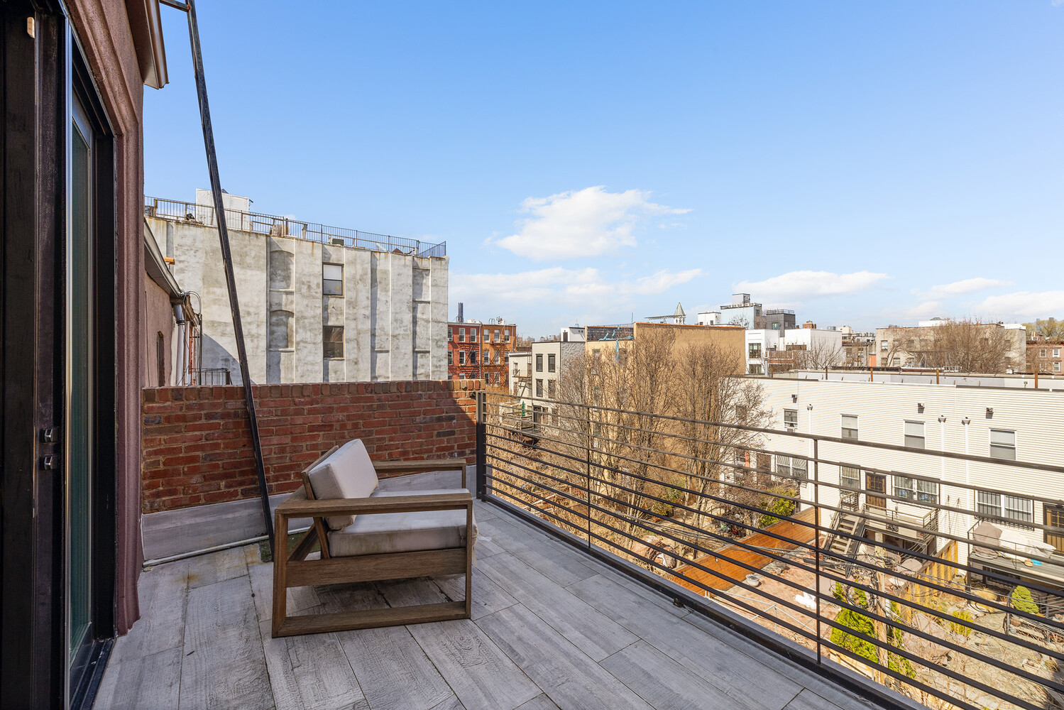 113 JEFFERSON Avenue