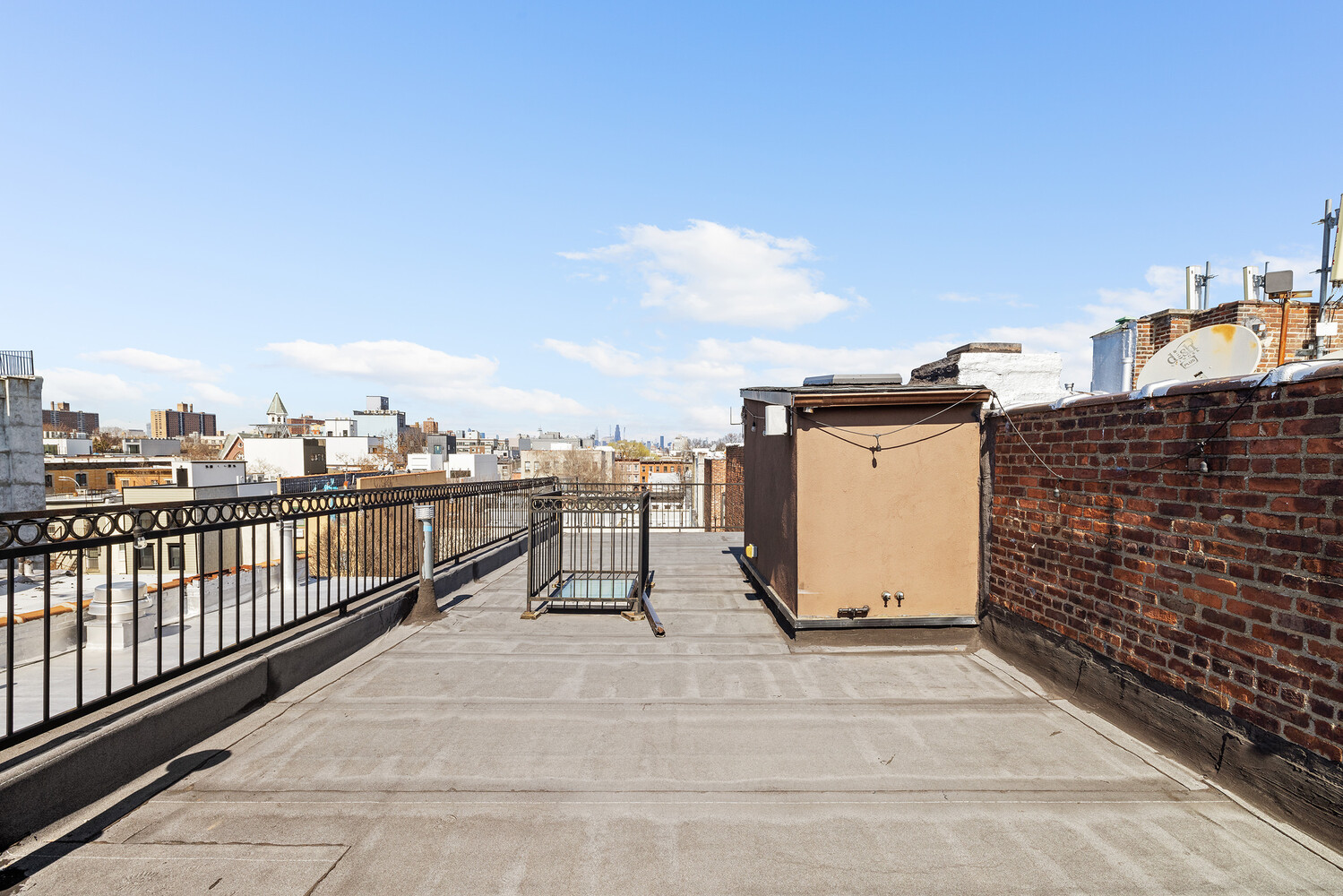 113 JEFFERSON Avenue