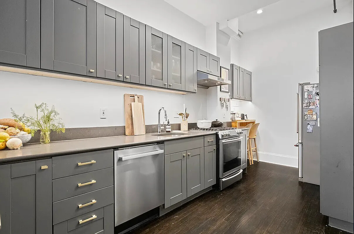 24 W 126TH Street