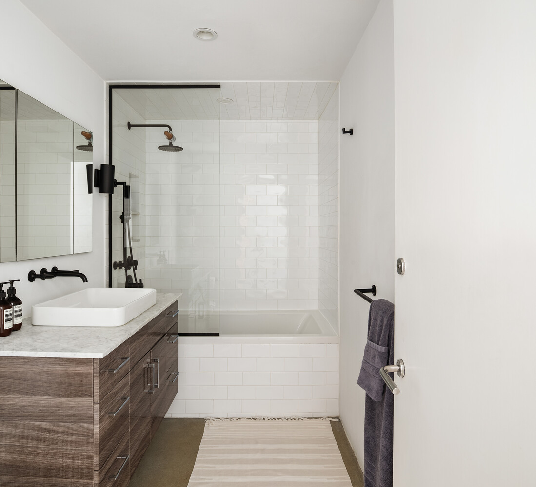 224 E 14TH Street 2