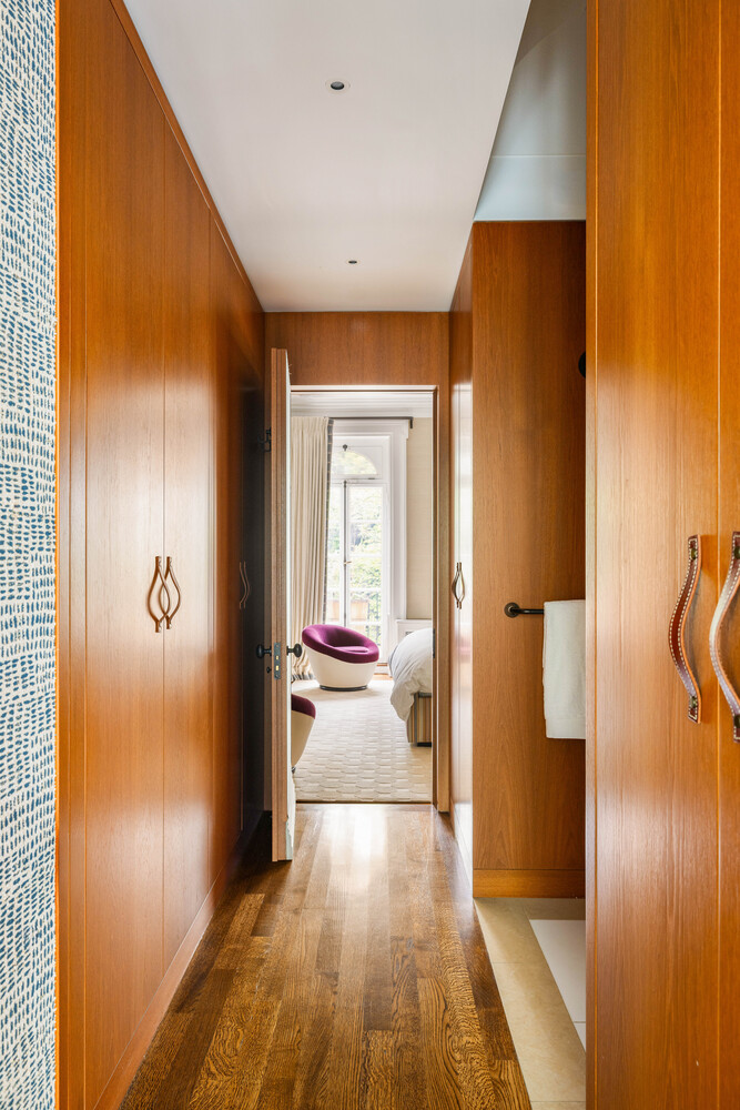 37 W 11TH Street