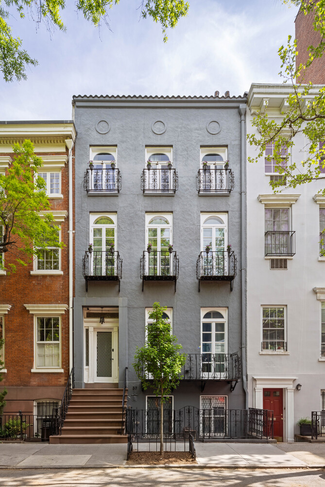 37 W 11TH Street