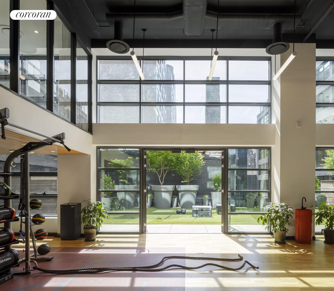 547 W 47TH Street 1113