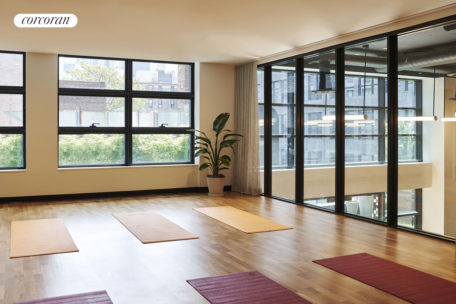 547 W 47TH Street 1113