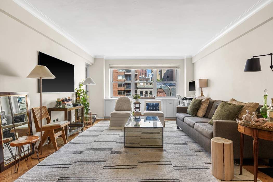 710 Park Avenue 7B