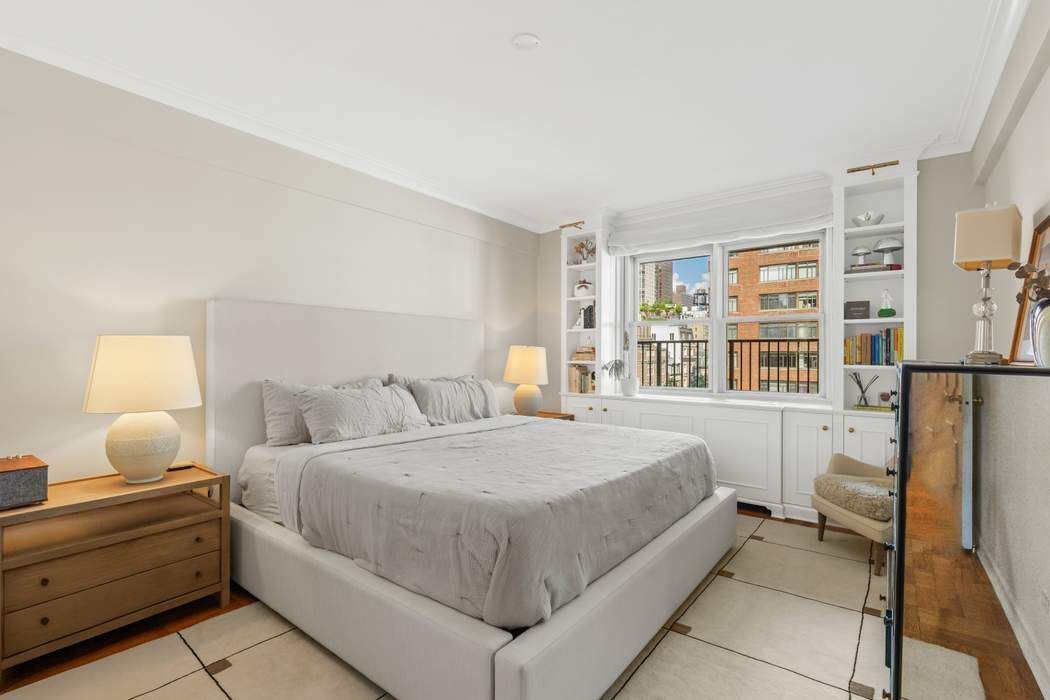 710 Park Avenue 7B
