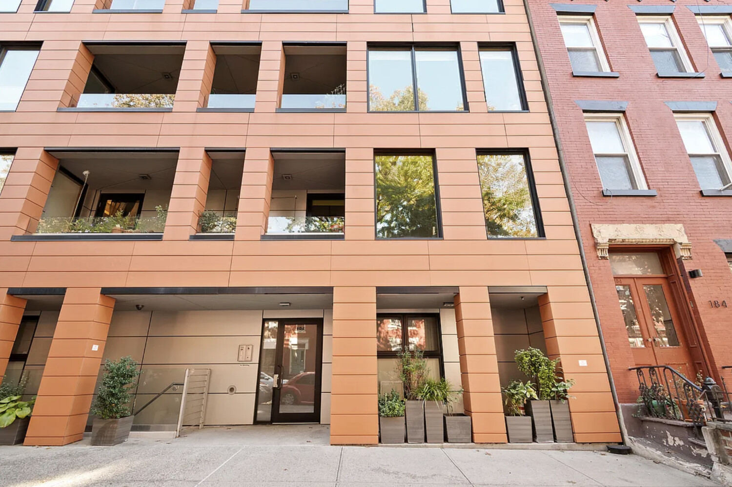 186 8TH Street 2B