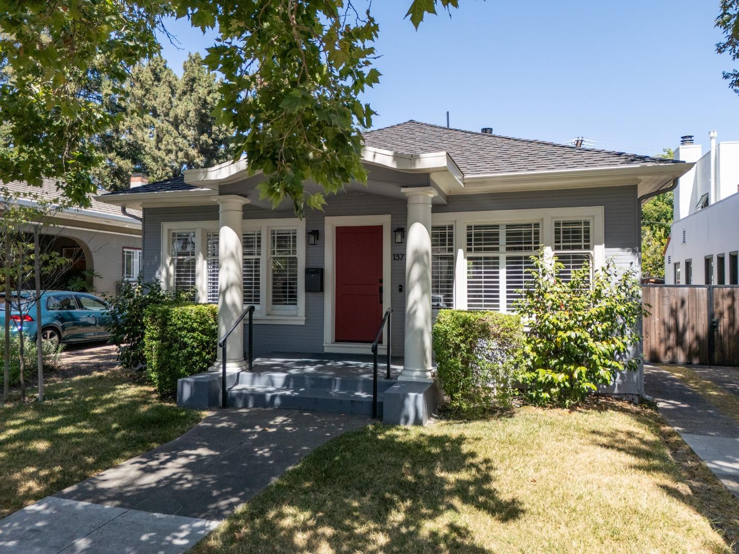 1377 Mariposa Avenue