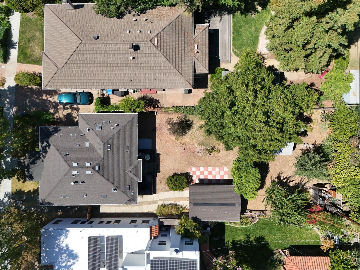 1377 Mariposa Avenue