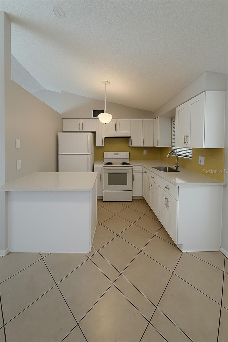 6736 GREENWICH AVE