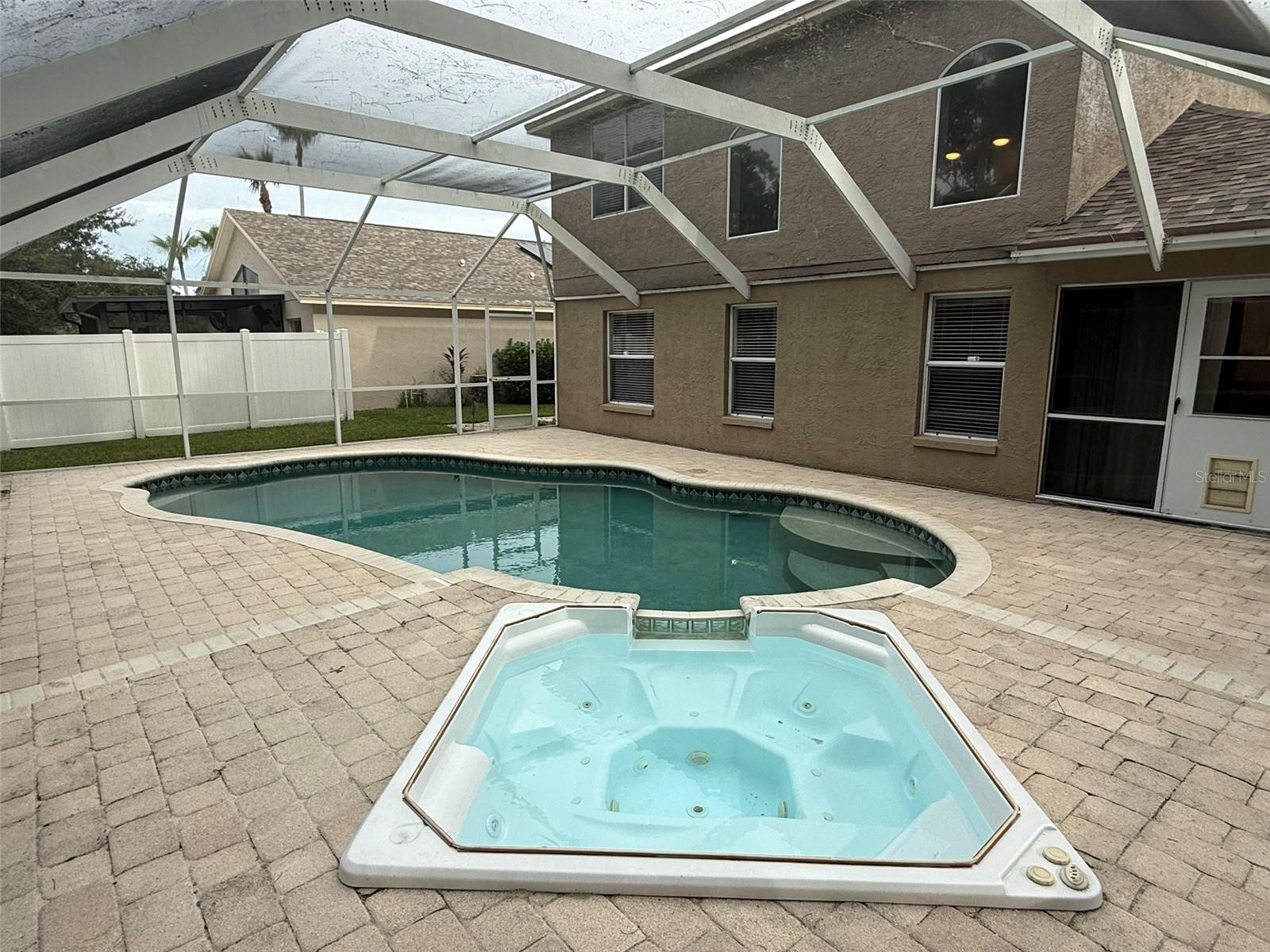 212 ARBOR WOODS CIR