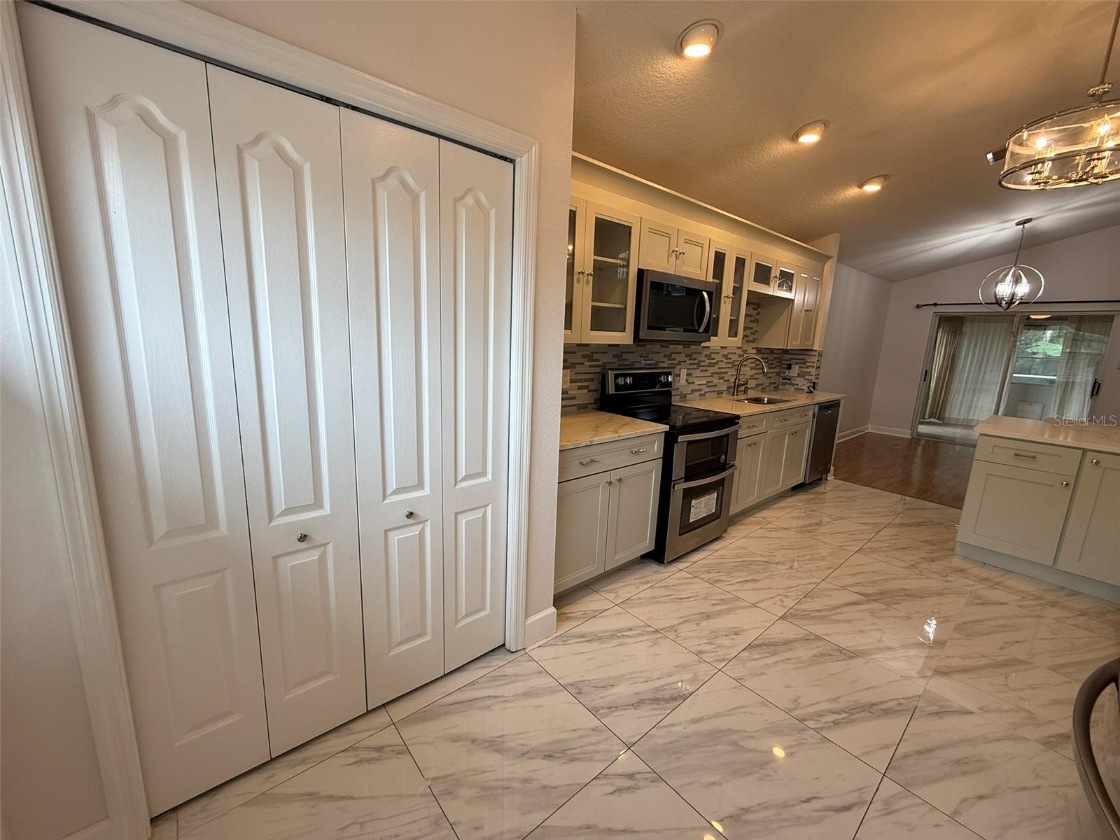 212 ARBOR WOODS CIR