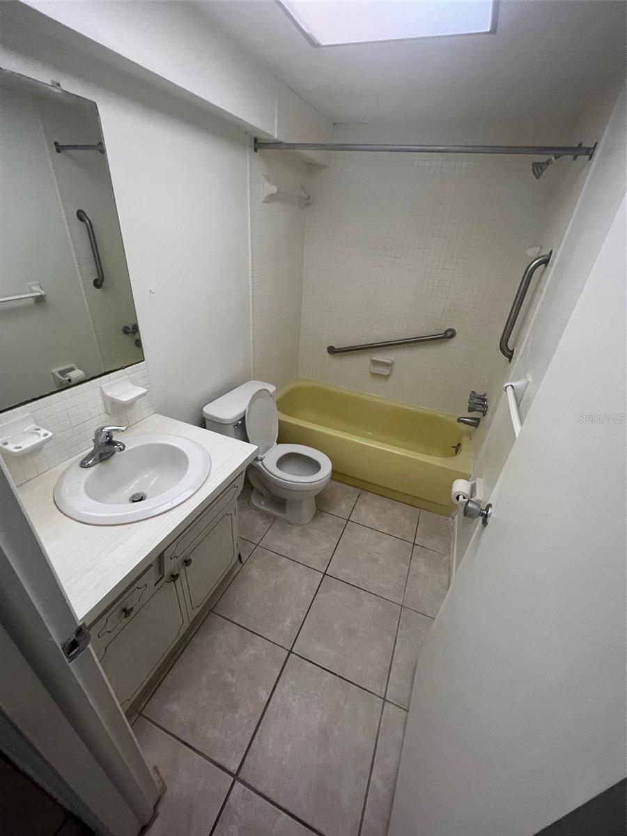 2003 GREENBRIAR BLVD #2