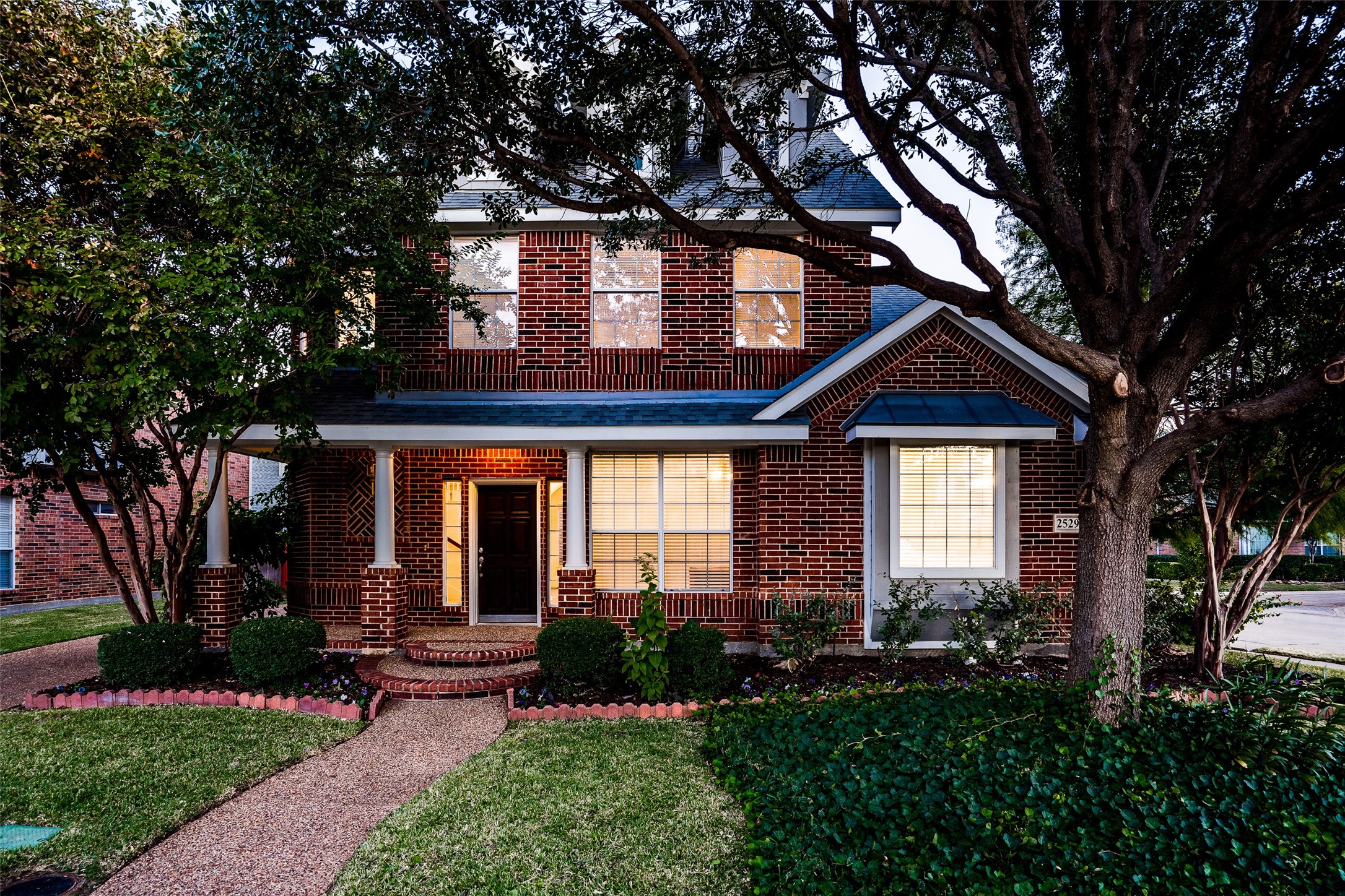 2529 Dunbar Drive