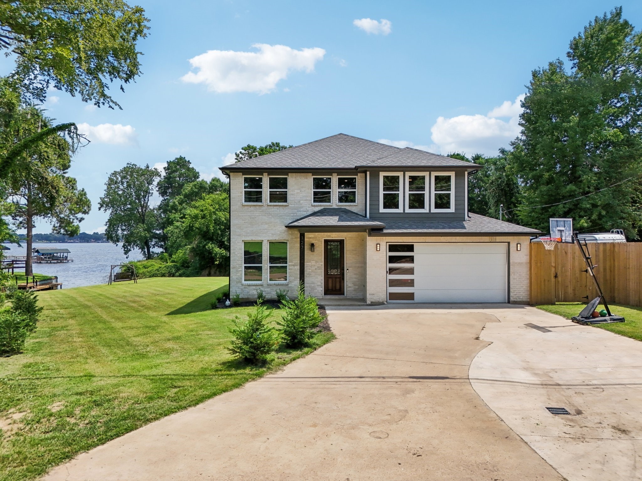 127 Palisade Drive